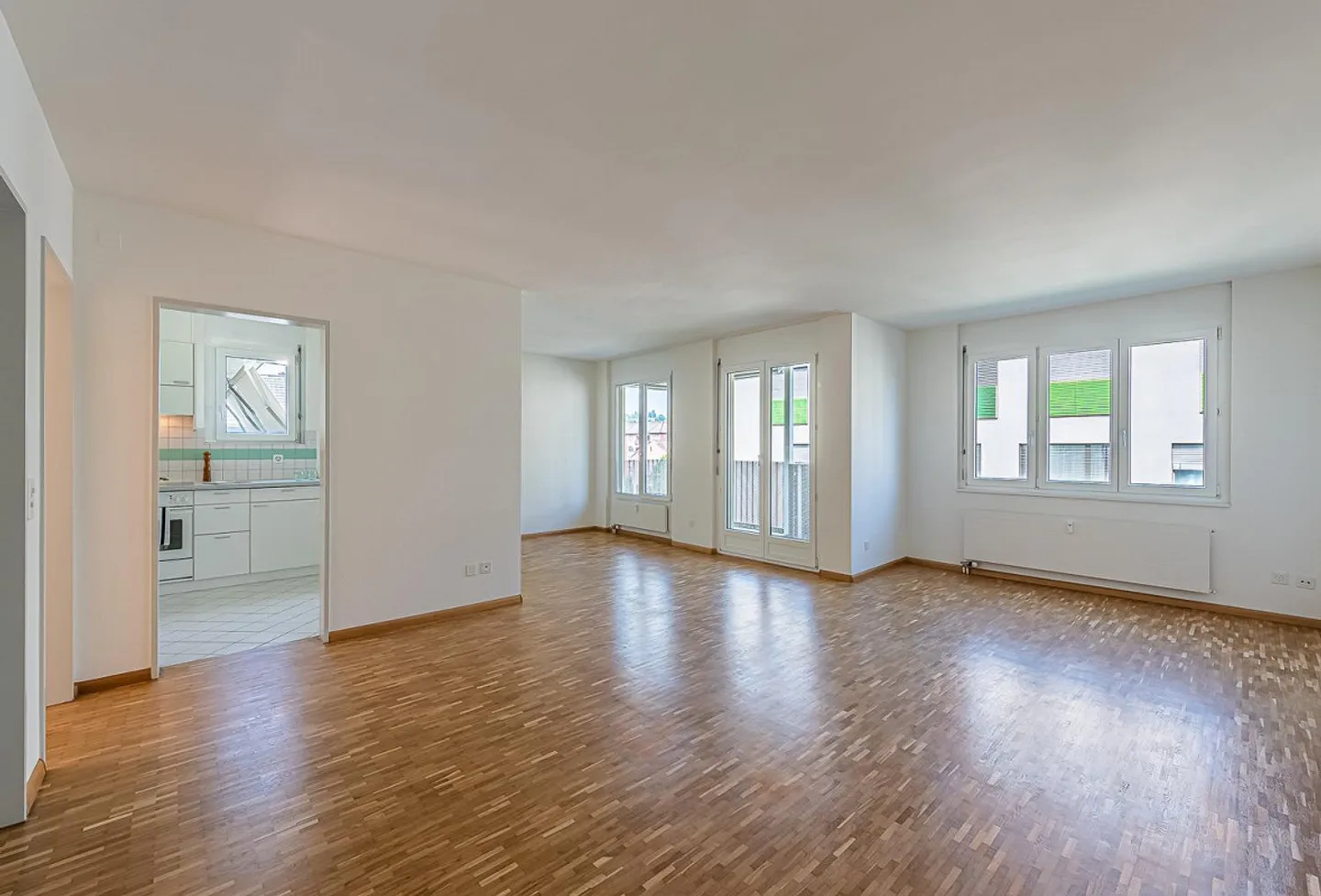 Appartement 2,5 pièces dans un emplacement optimal - Photo 3 sur 8