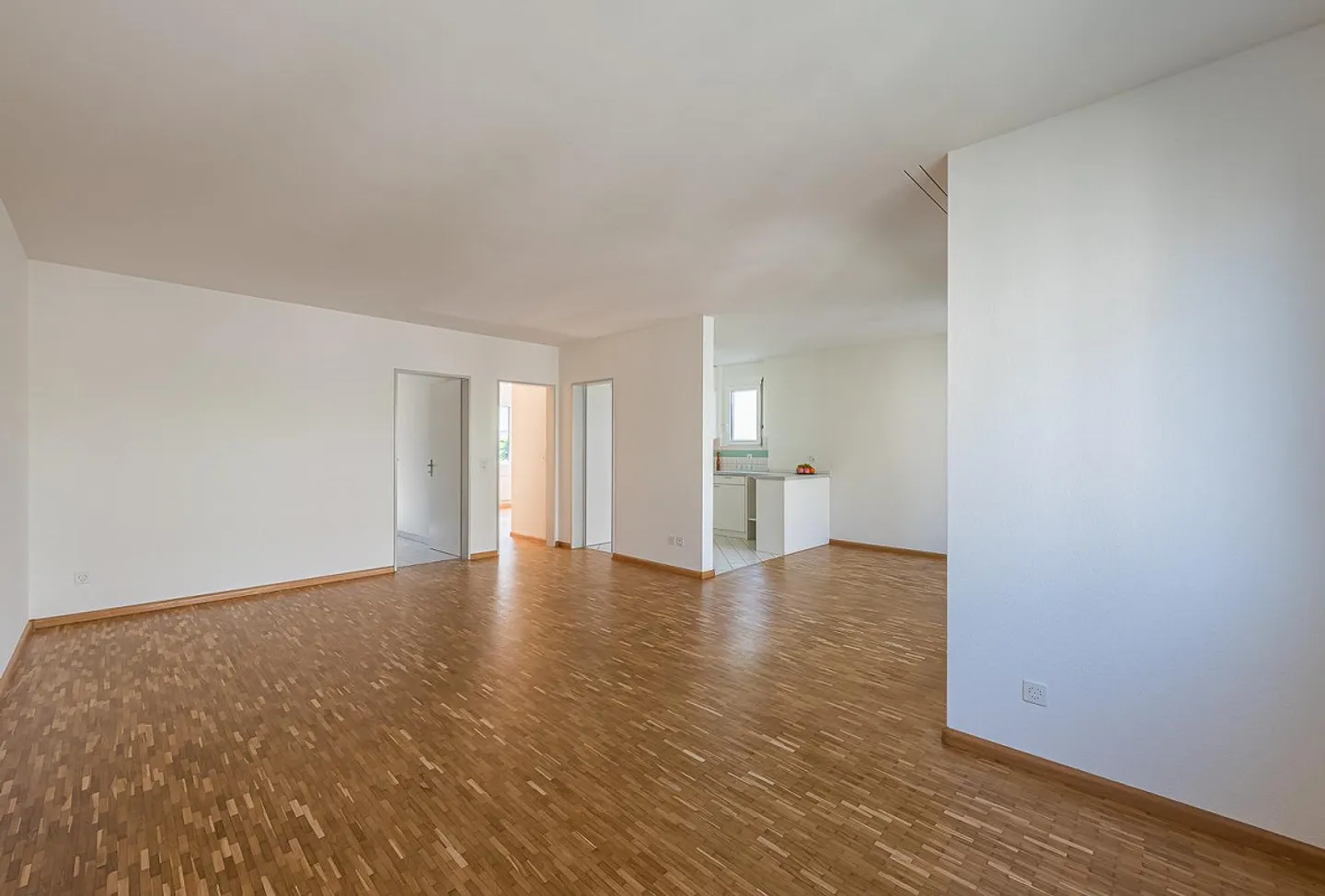 Appartement 2,5 pièces dans un emplacement optimal - Photo 4 sur 8
