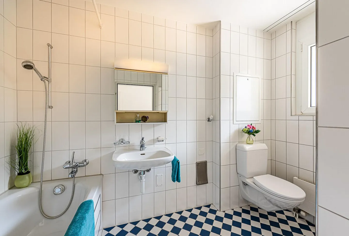 Appartement 2,5 pièces dans un emplacement optimal - Photo 6 sur 8