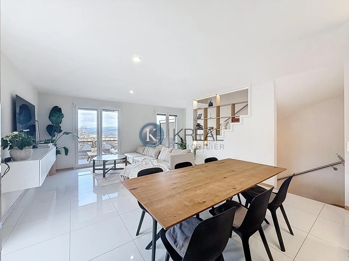 Beautiful townhouse villa, high-quality execution and privileged location - Photo 1 of 13