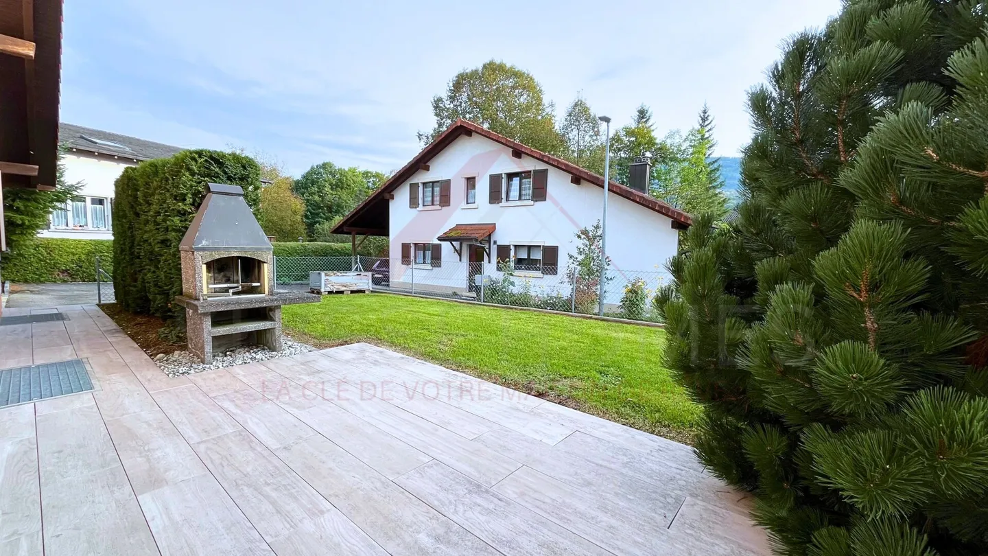 Opportunità rara a Vicques: casa familiare di 151 m² con giardino, terrazze e bagno nordico - Foto 10 di 18