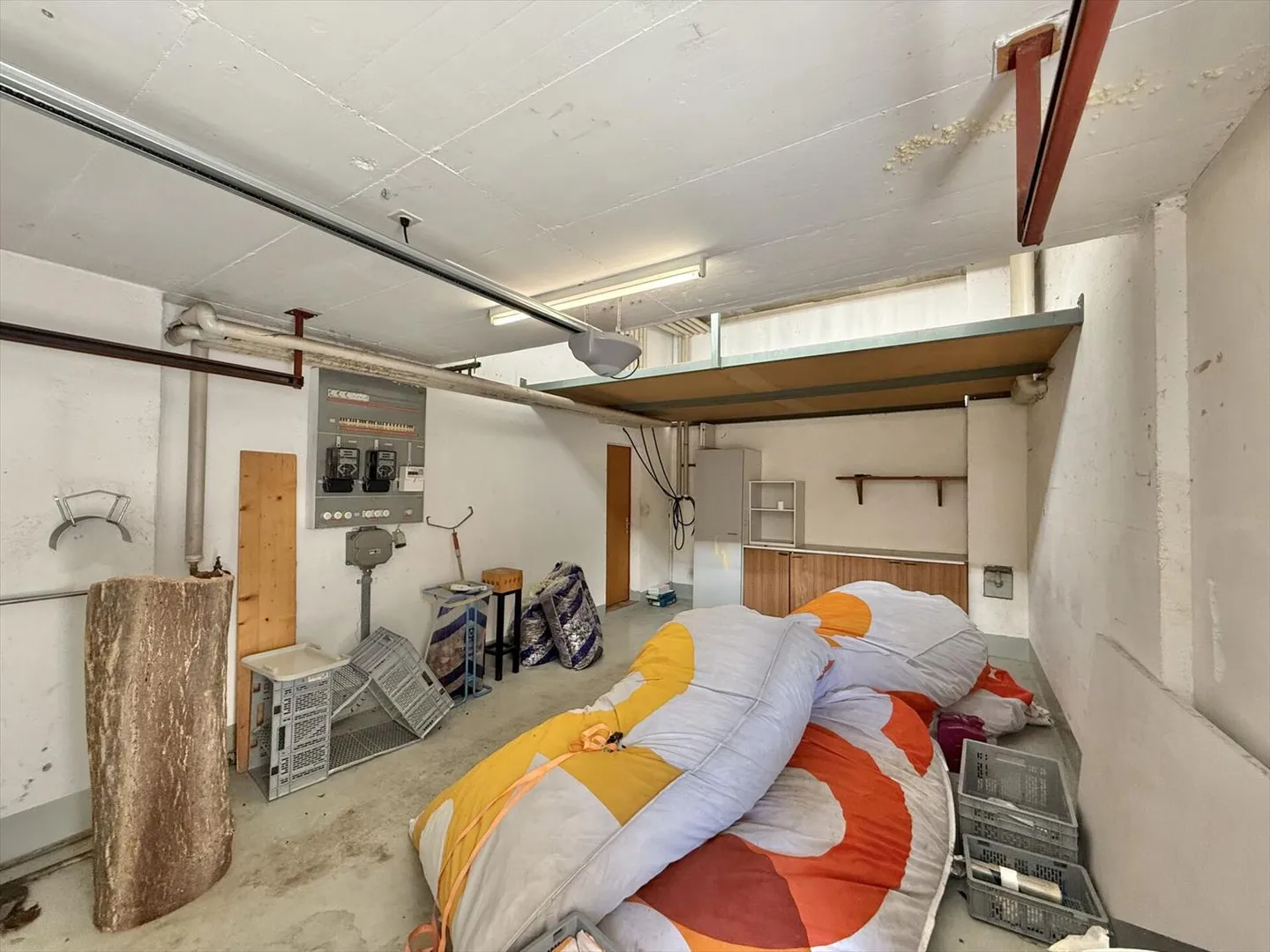 Large house with a lot of potential in Chamoson - Photo 12 of 13