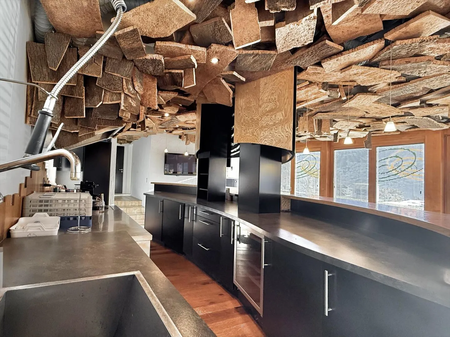 Large house with a lot of potential in Chamoson - Photo 9 of 13