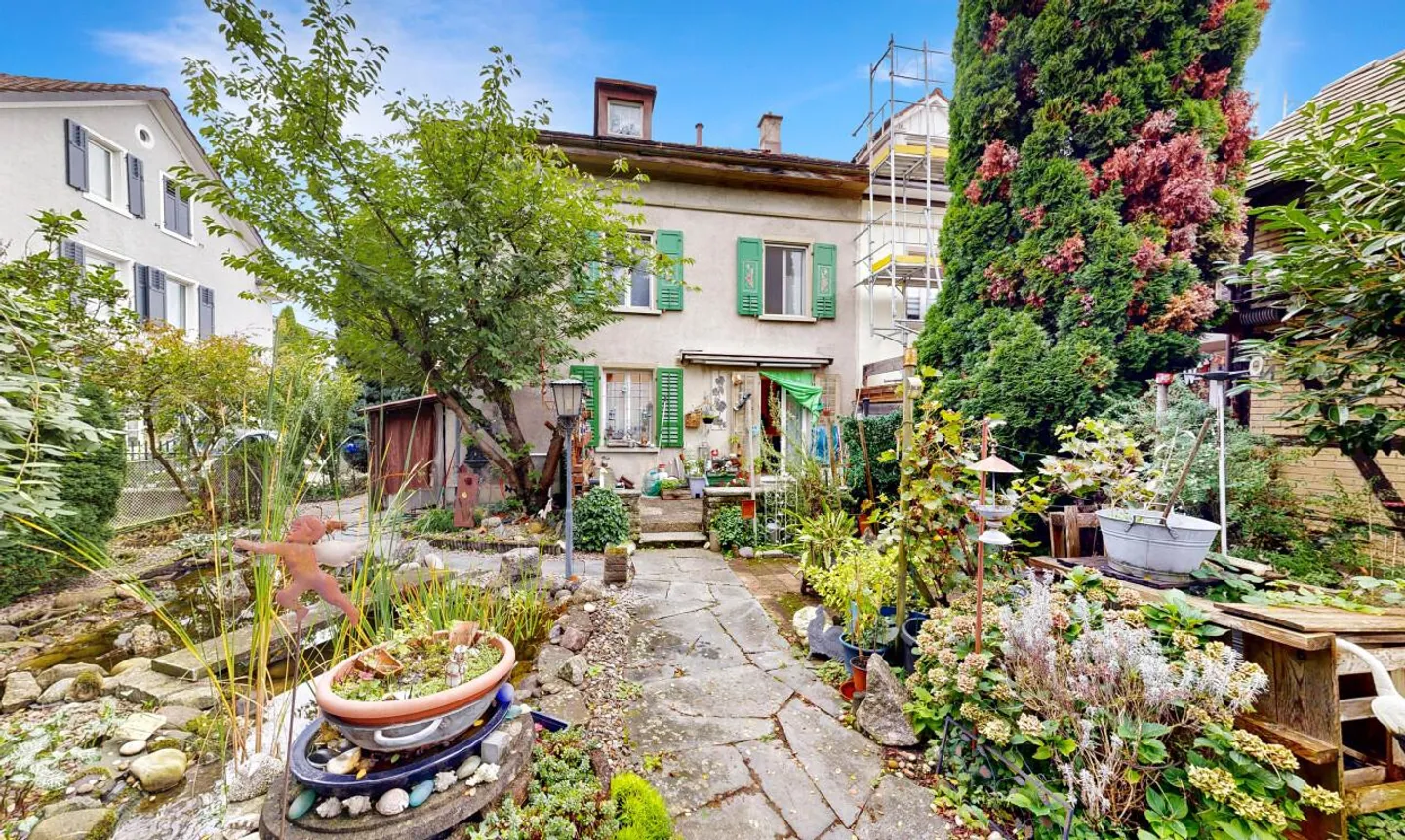 Semi-Detached House Winterthur - Photo 1 of 11