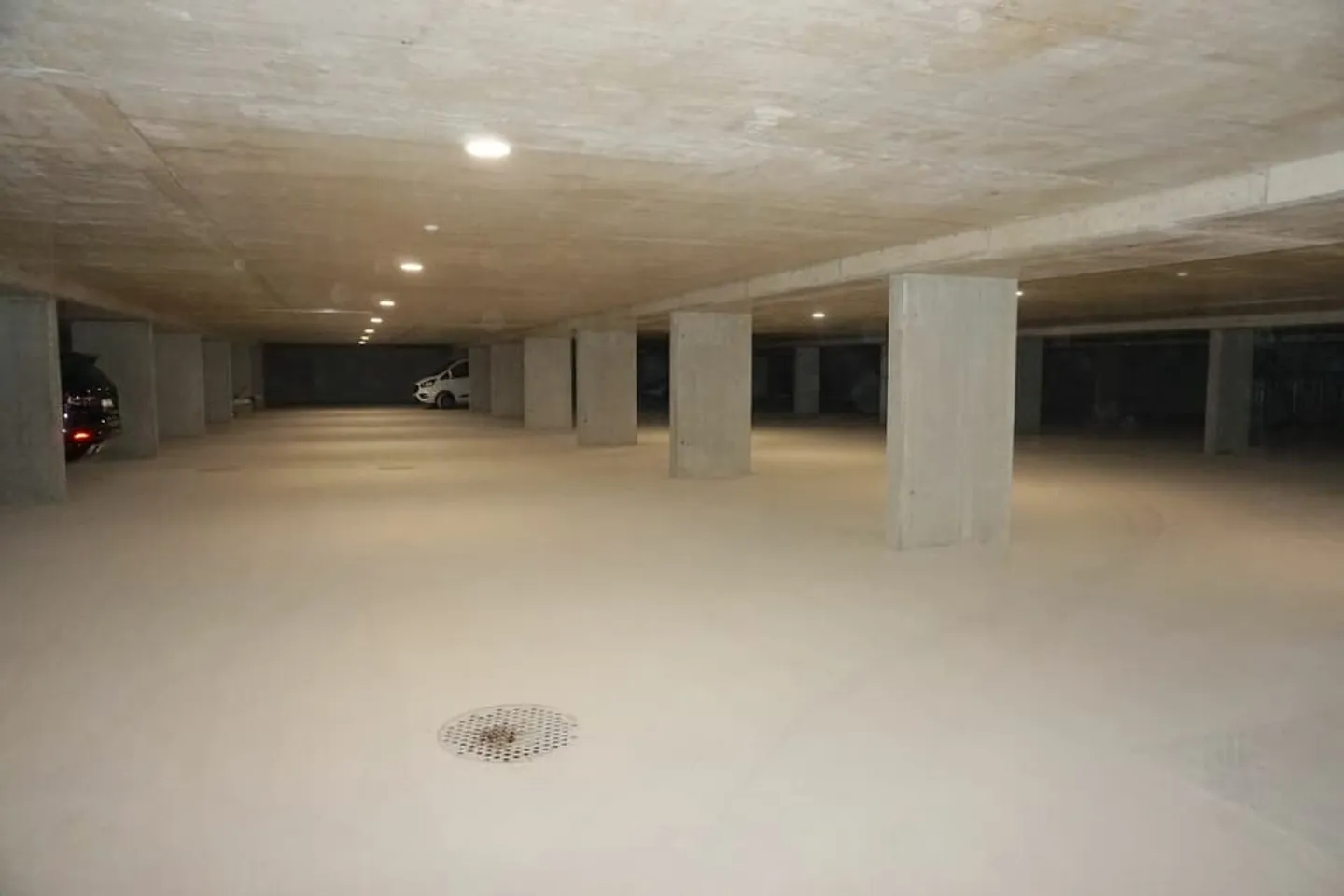 Appartement de 4,5 pièces - Surface nette de 105 m2 - Terrasse de 47 m2 - orient - Photo 9 of 12