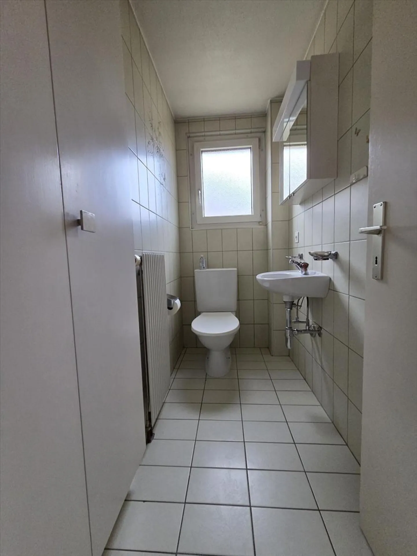 Detached house with land, parking spaces and garden at the entrance of Saxon - Photo 9 of 10