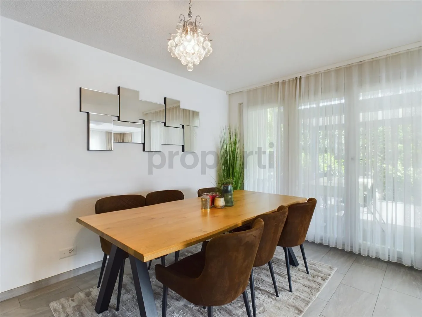 Vielseitiges Einfamilienhaus mit Potenzial in Zofingen - Foto 1 von 13