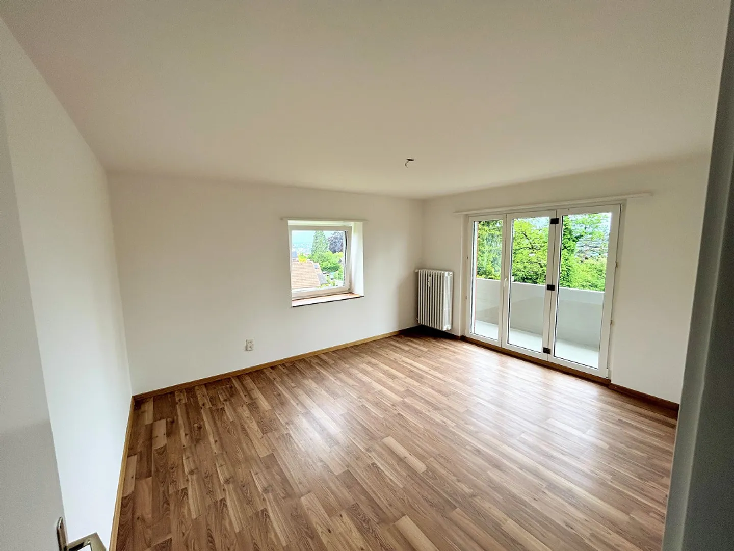 Renovated 4.5 Room Apartment with Great View - Photo 4 of 9