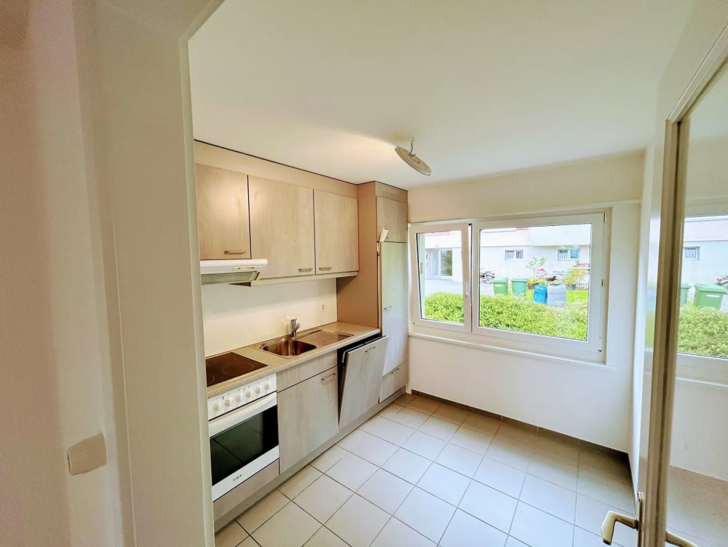 Renovated 4.5 Room Apartment with Great View - Photo 8 of 9