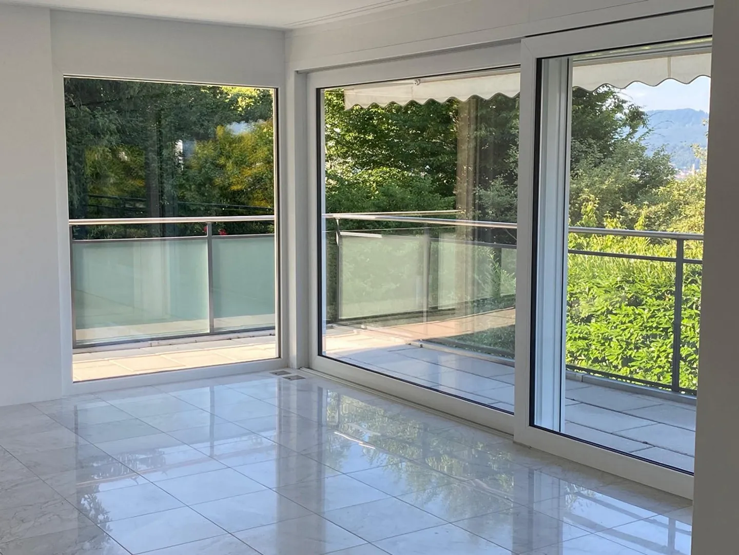 Moderne 4.5 Zimmer Wohnung in Küsnacht ZH - Foto 3 von 9