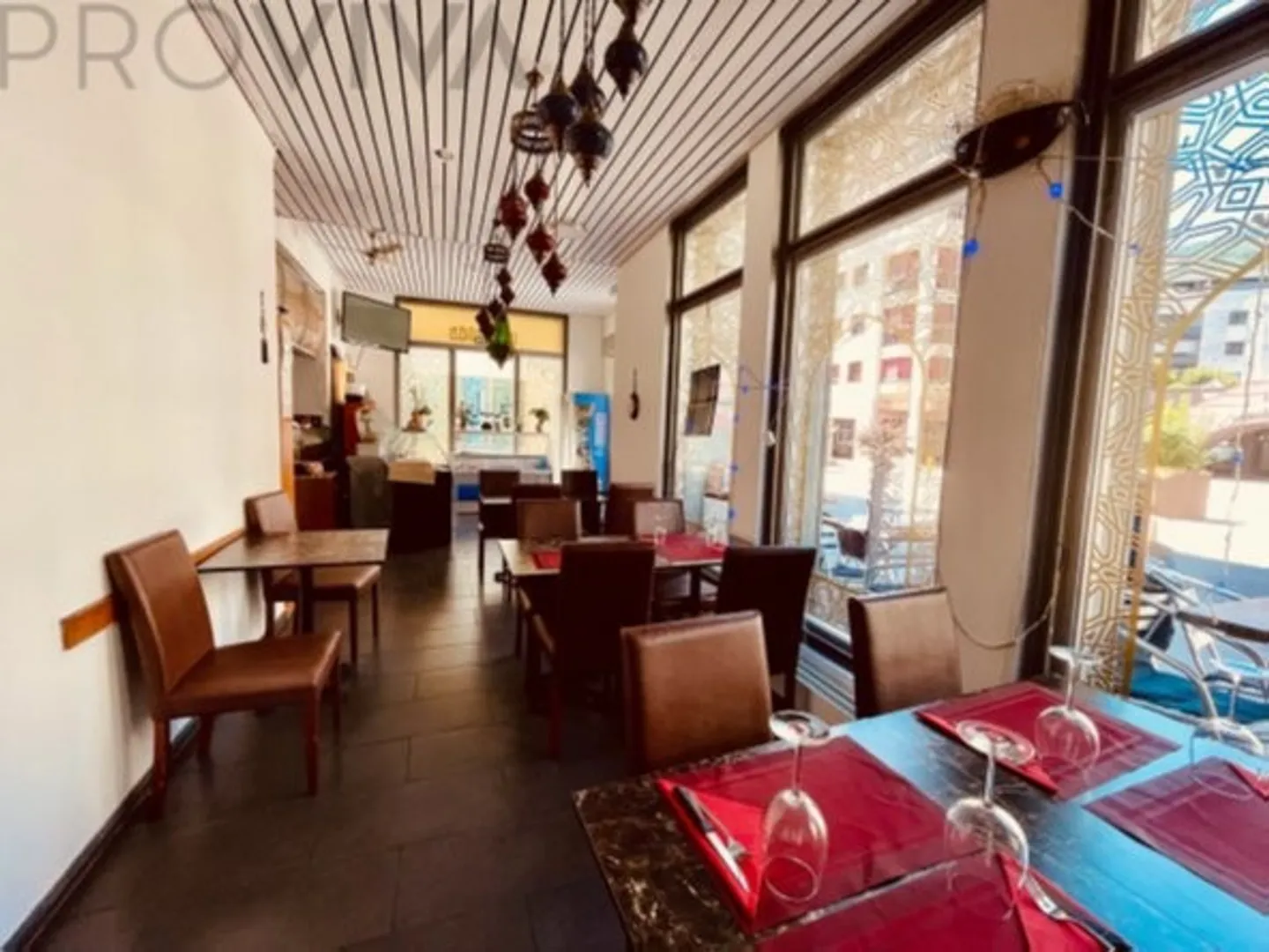 Commercial space fitted out as a restaurant and bar - city center - Photo 2 of 8