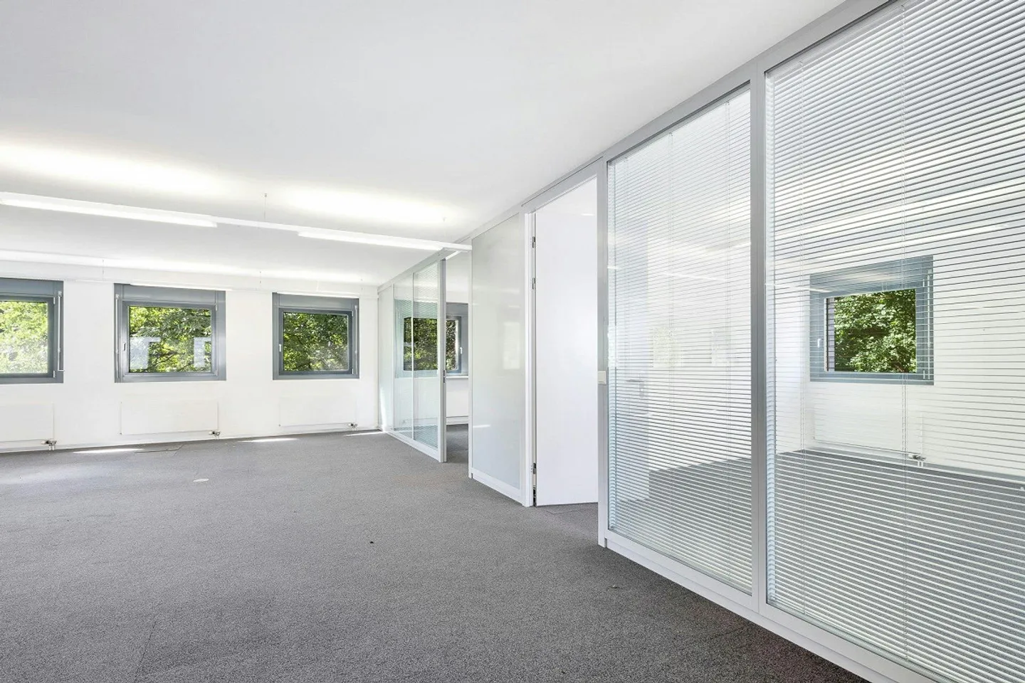 Expanded Office Spaces 170 m2 - 530 m2 with Attractive Rent in Business Center G15 - Photo 7 of 13