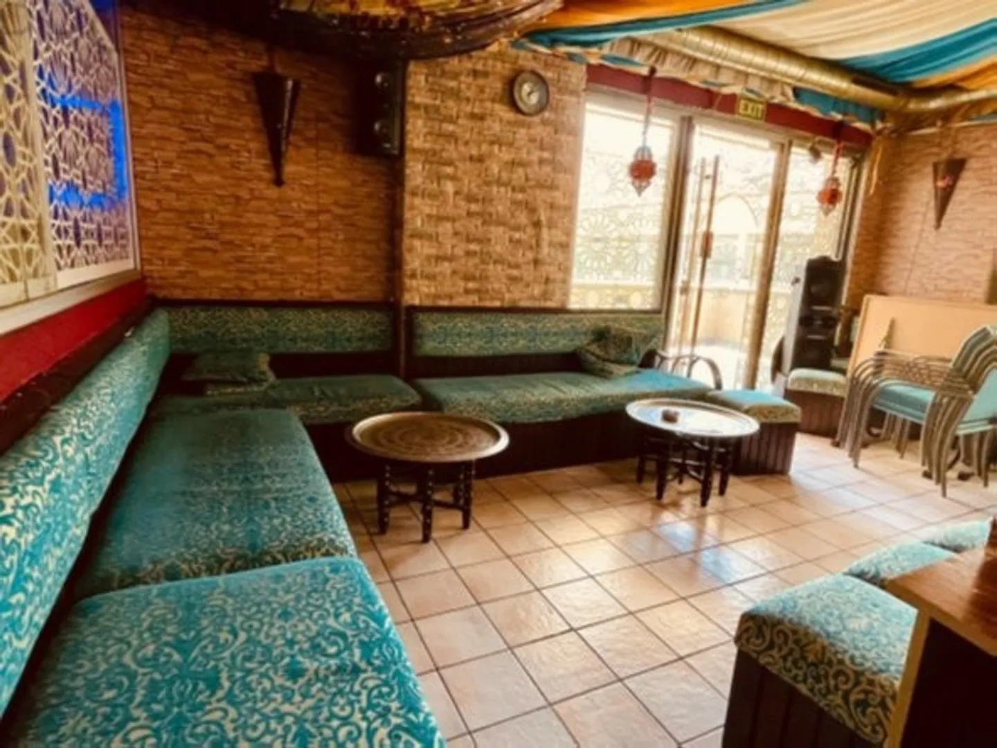 Commercial space fitted out as a restaurant and bar - city center - Photo 4 of 8