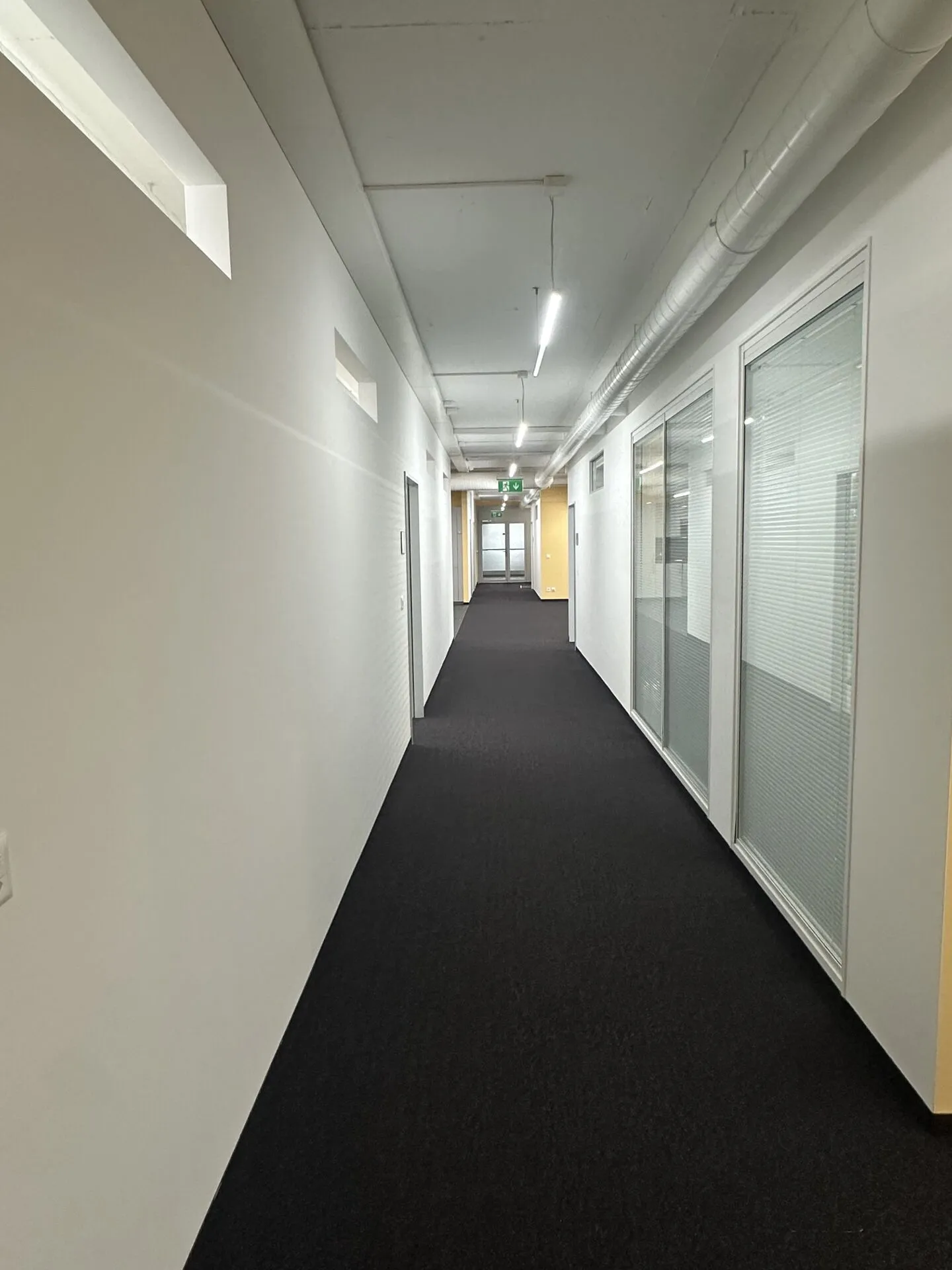 Uffici/Spazi commerciali in una posizione ben collegata - Foto 10 di 15