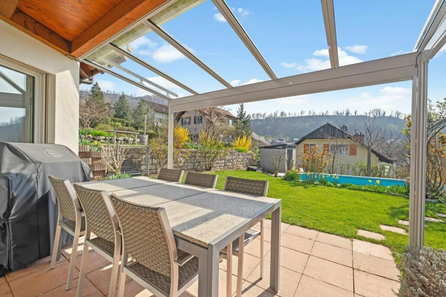 Ampia casa unifamiliare di 6,5 stanze con piscina in posizione tranquilla - Foto 13 di 16