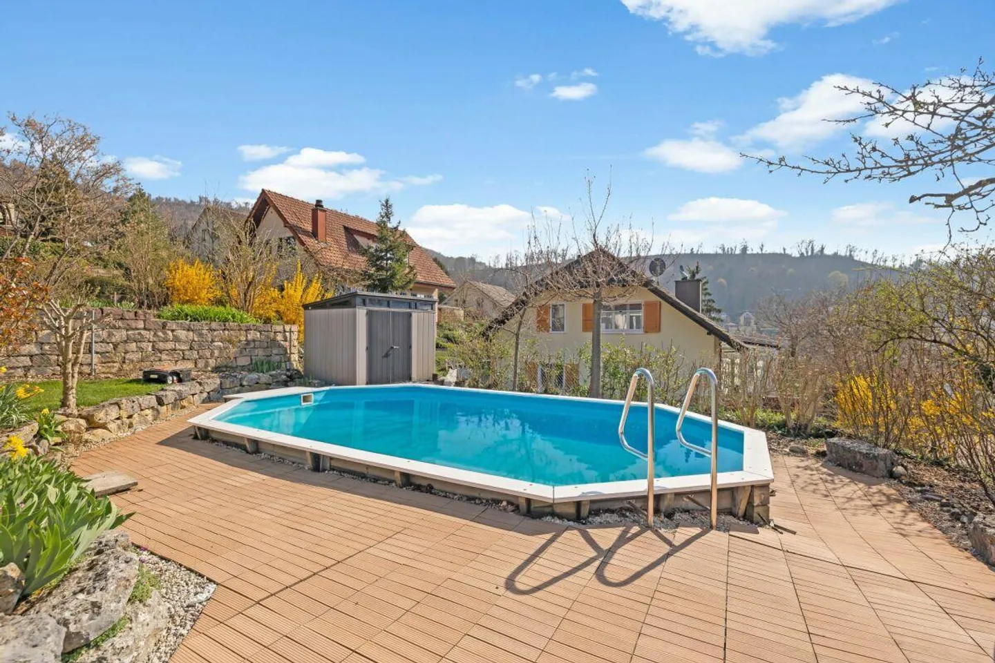 Ampia casa unifamiliare di 6,5 stanze con piscina in posizione tranquilla - Foto 15 di 16