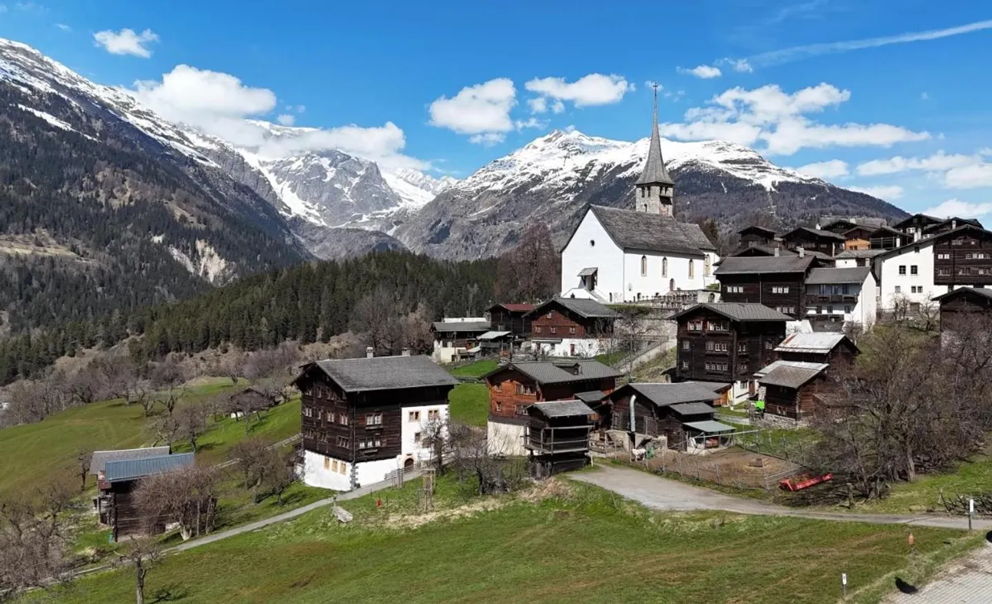 Chalet Incantevole in Posizione Perfetta a Ernen - Foto 2 di 10
