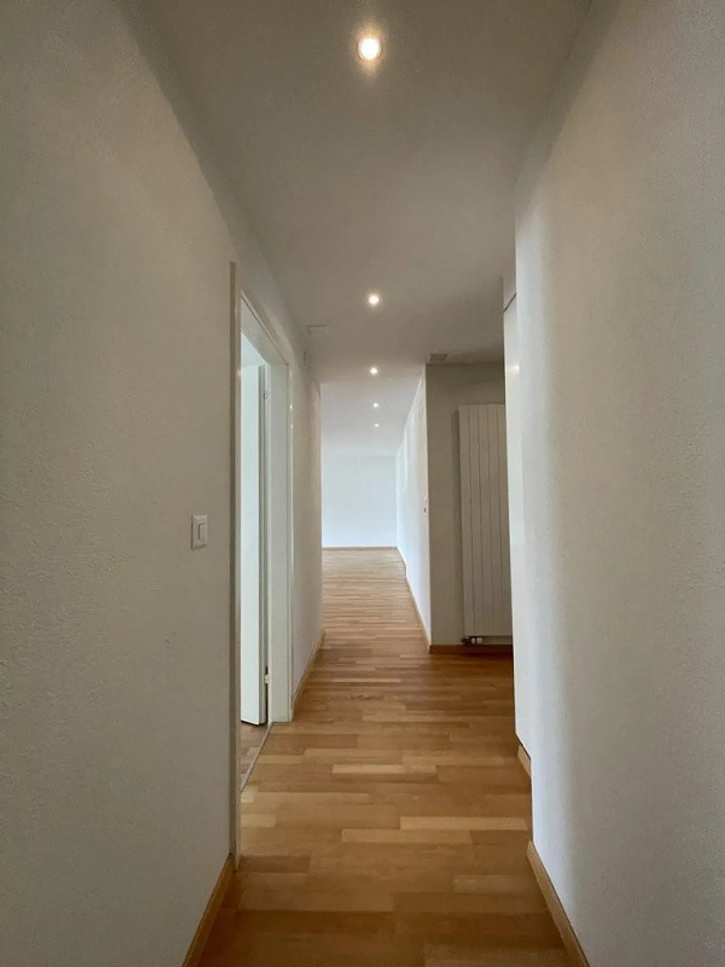 Luminoso appartamento di 3,5 stanze in una posizione tranquilla - Foto 6 di 10