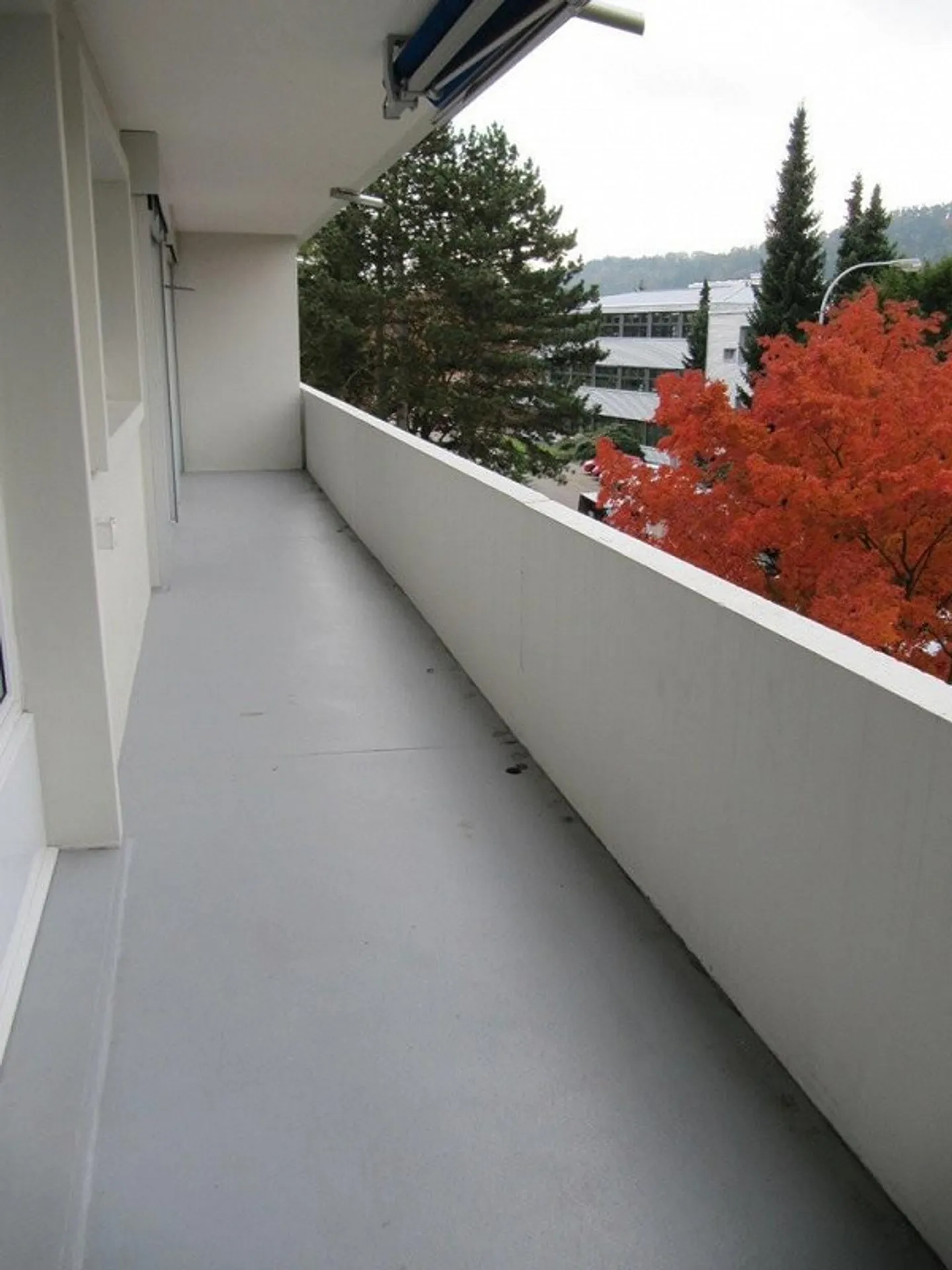 Luminoso appartamento di 3,5 stanze in una posizione tranquilla - Foto 8 di 10