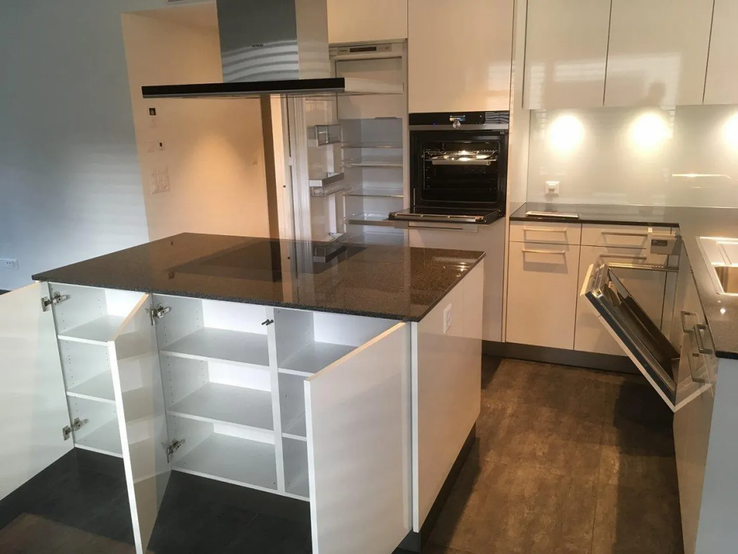 New 3 ½ - Room Apartment on the Ground Floor-East with Large Surroundings - Photo 13 of 28