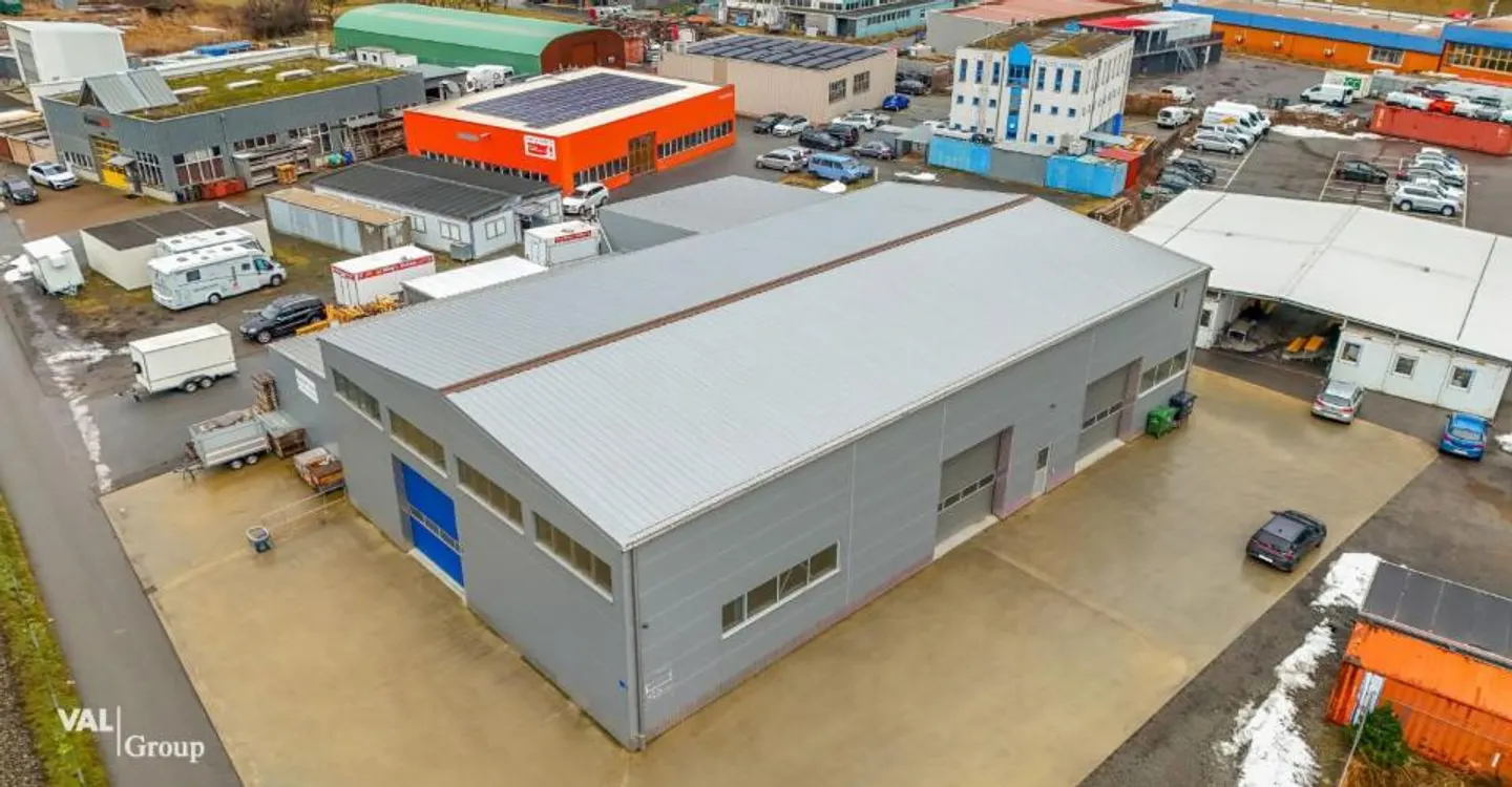 Grosszügige Lager- und Gewerbehalle an optimaler Lage für Ihr Unternehmen - Photo 4 of 10