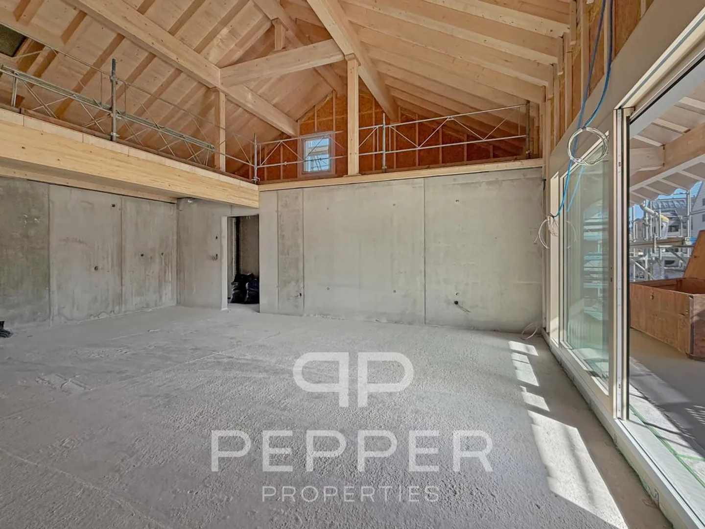 Appartamento nuovo molto spazioso di 4,5 locali in mansarda con grande soppalco - Foto 2 di 13