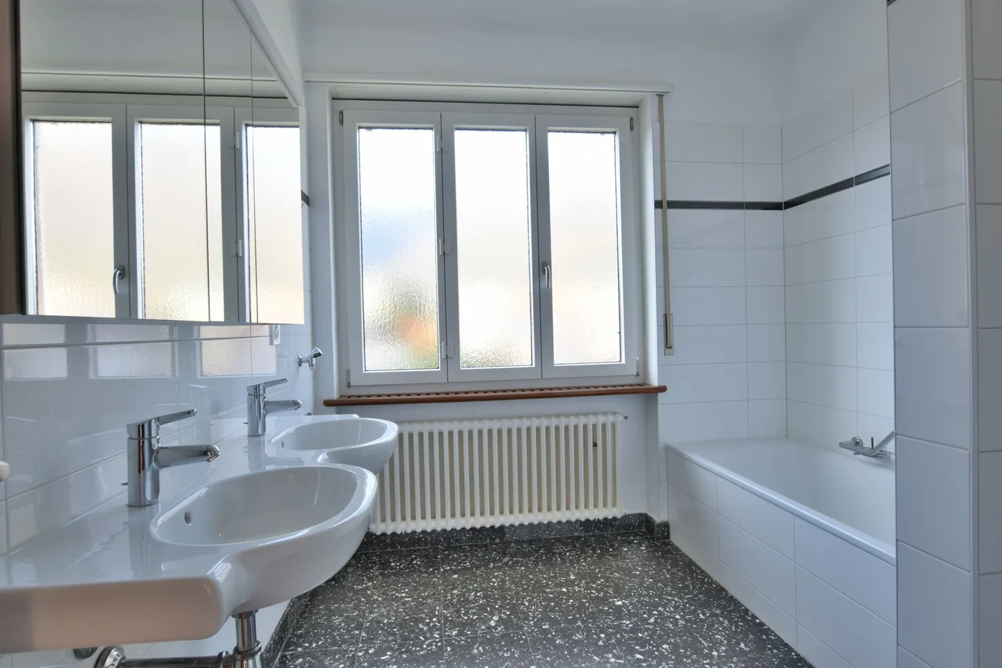 Casa unifamiliare con giardino - Foto 9 di 10