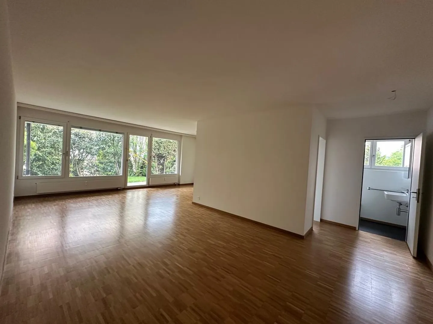 Cozy 4.5 Room Apartment for Rent - Photo 3 of 12