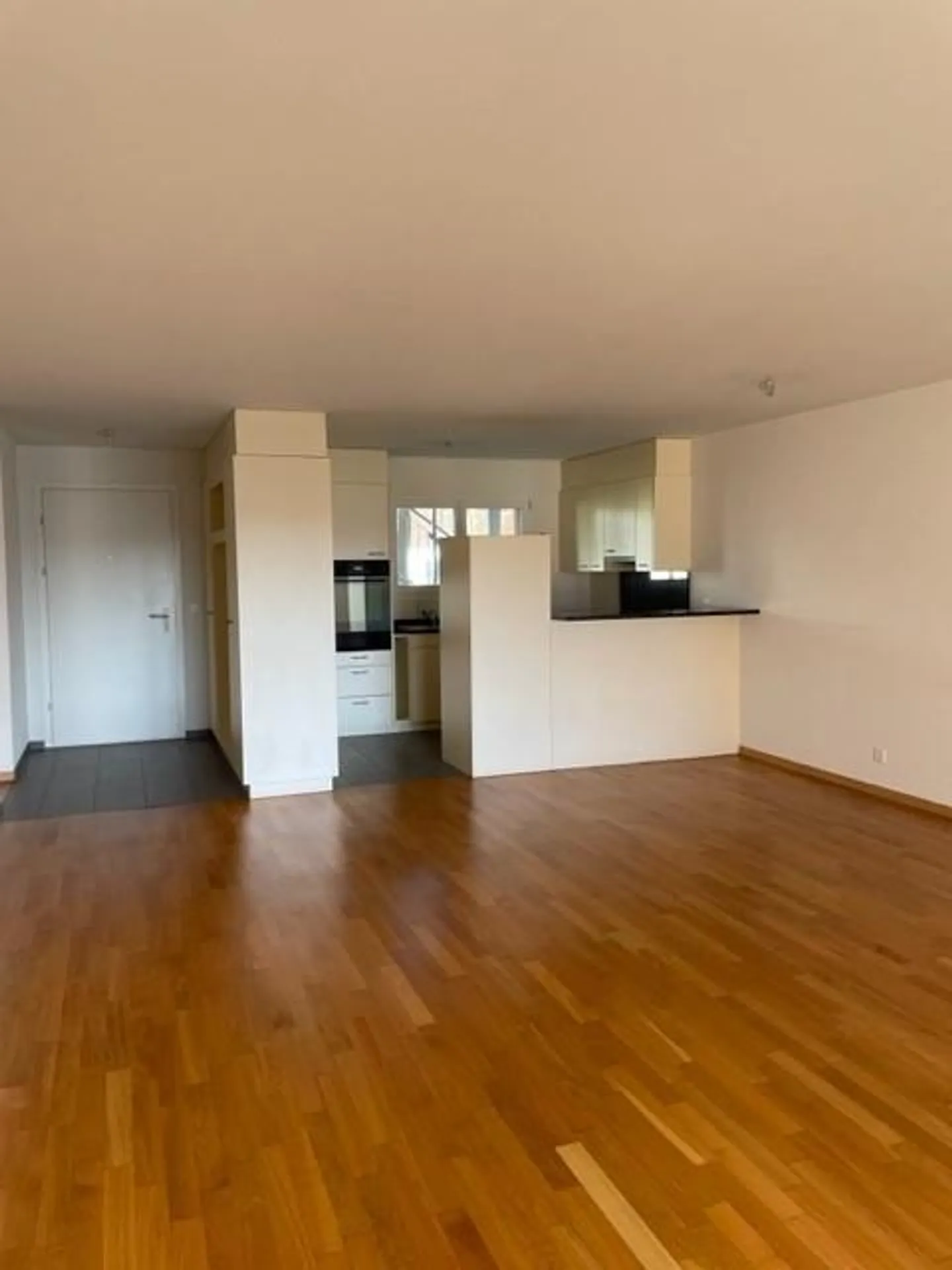 Grosszügig und lichtdurchflutet - Ihr neues Zuhause! - Photo 3 of 6