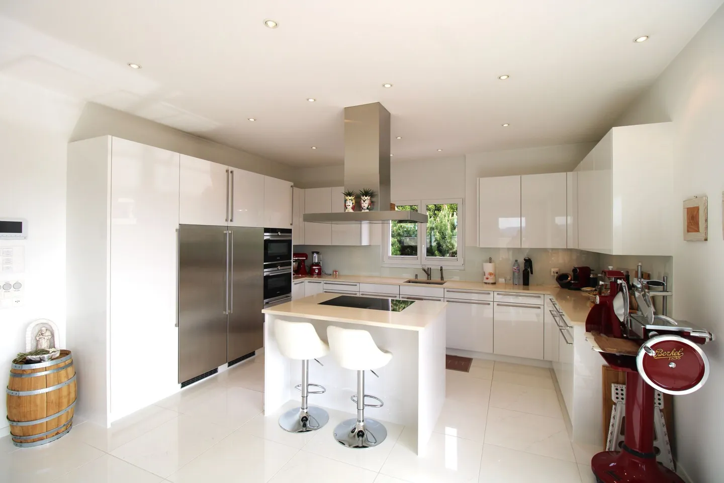 Villa on the Sunny Slope of Hirschthal AG with Spacious Outdoor Area - Photo 4 of 14