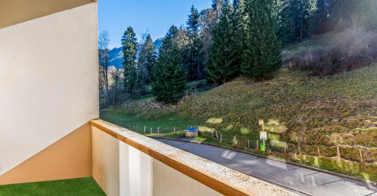 Modern Apartment with Mountain View - Photo 2 of 13