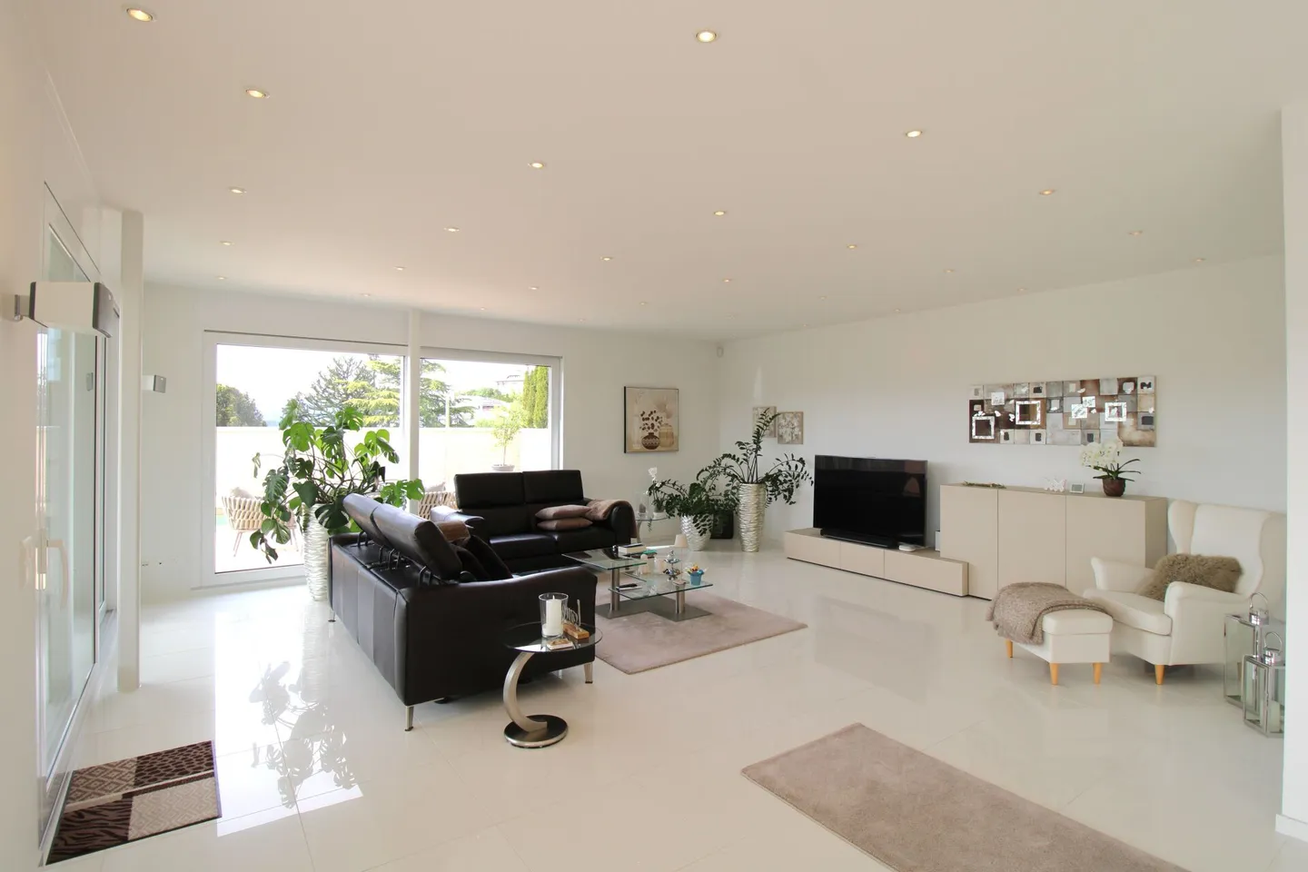 Villa on the Sunny Slope of Hirschthal AG with Spacious Outdoor Area - Photo 7 of 14