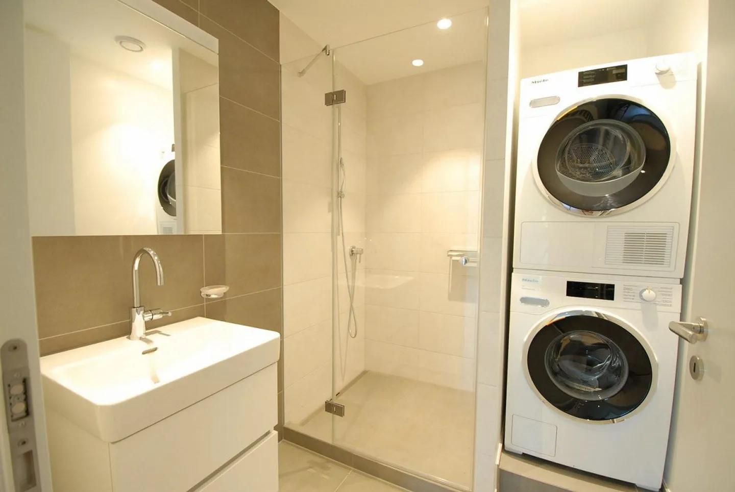 Exklusive 5,5-Zimmer-Wohnung in Basel - Foto 8 von 12