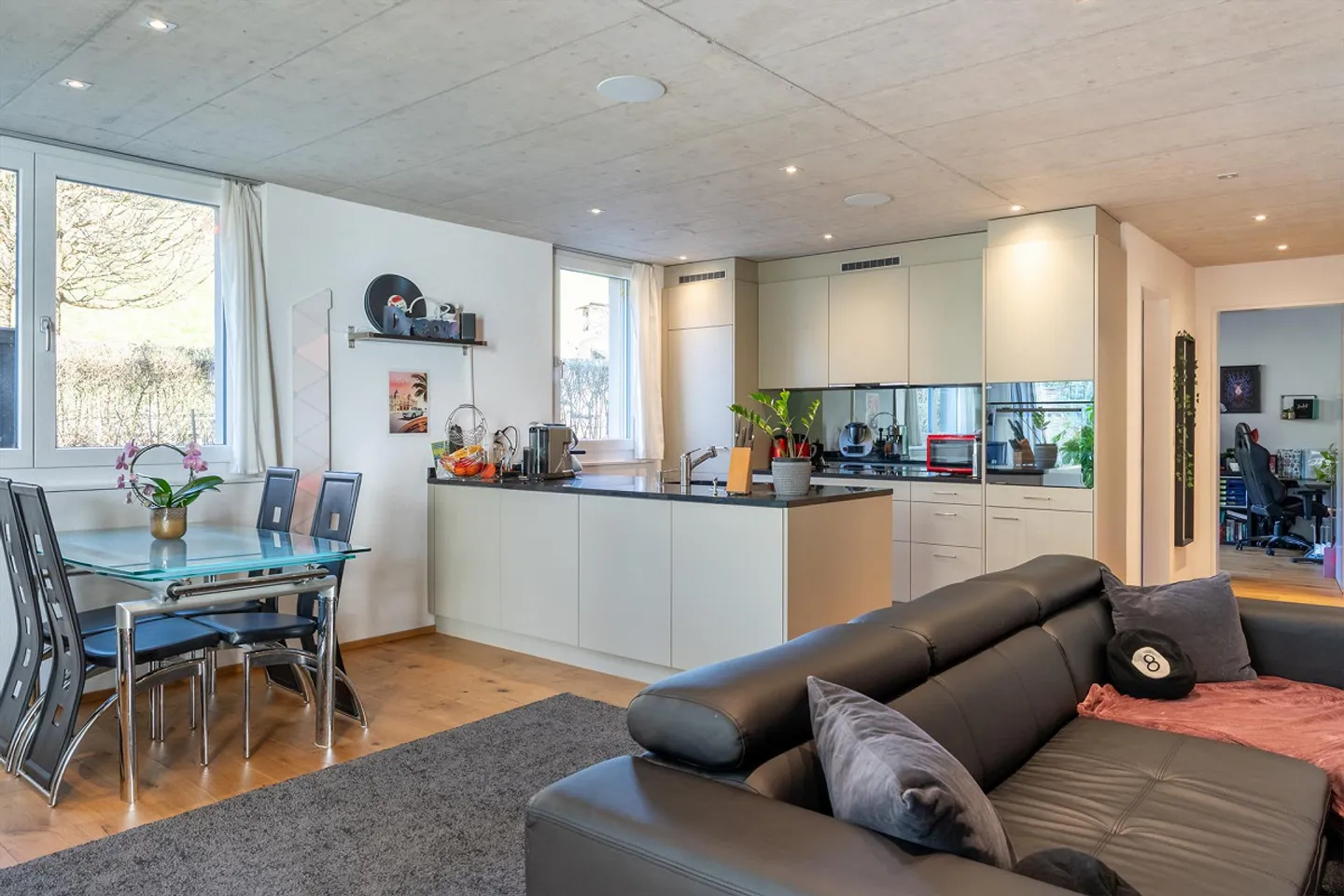 3.5 Room Garden Apartment in Idyllic Location in the Linth Area - Photo 4 of 12