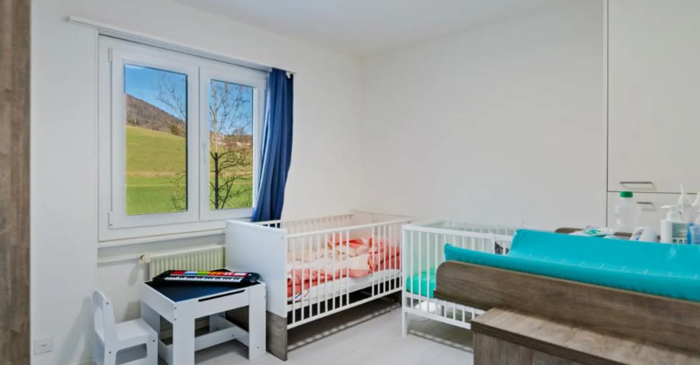 Modern Apartment with Mountain View - Photo 12 of 13