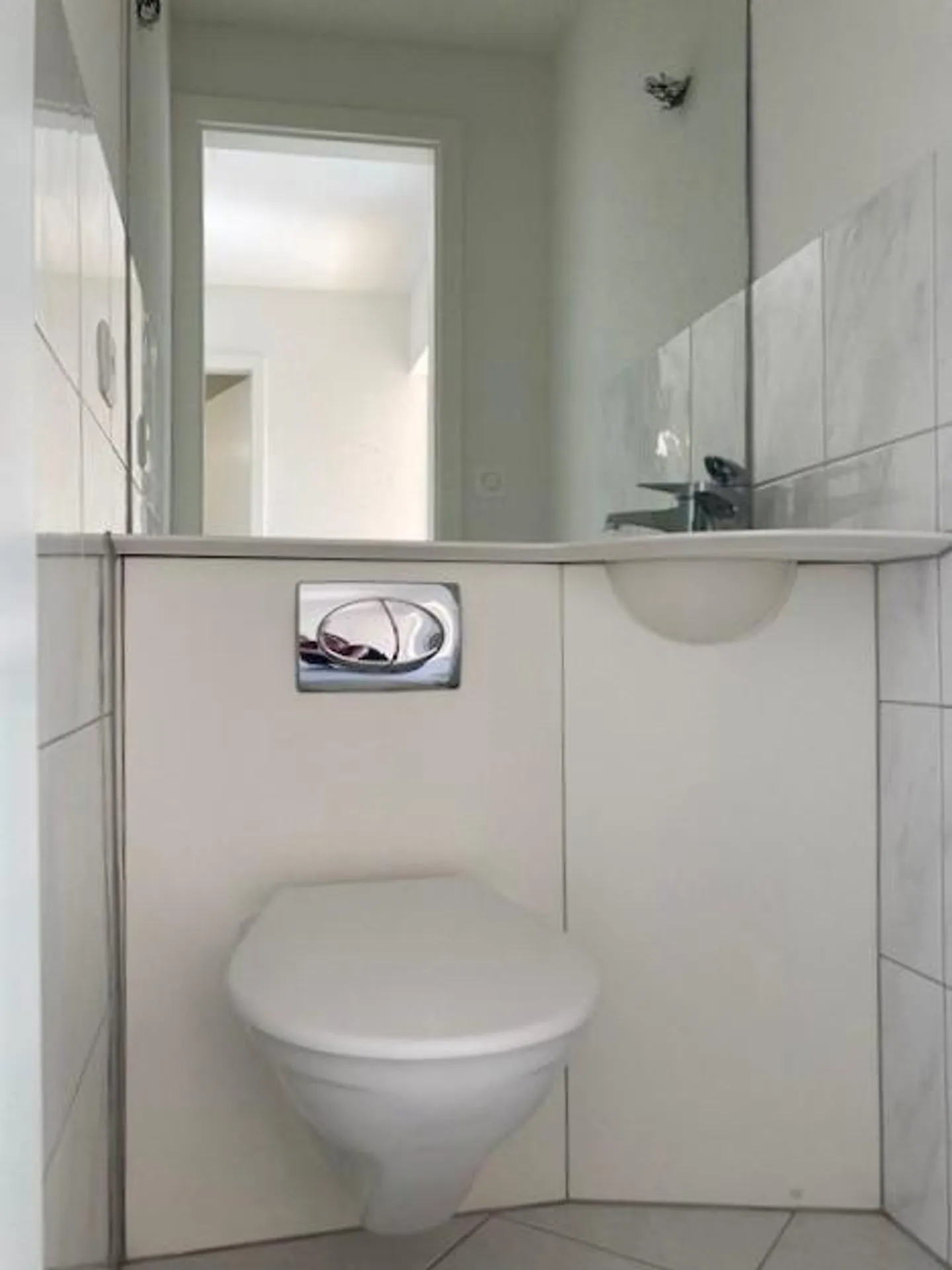 Penthouse apartment with large terrace in a quiet location - Photo 7 of 10