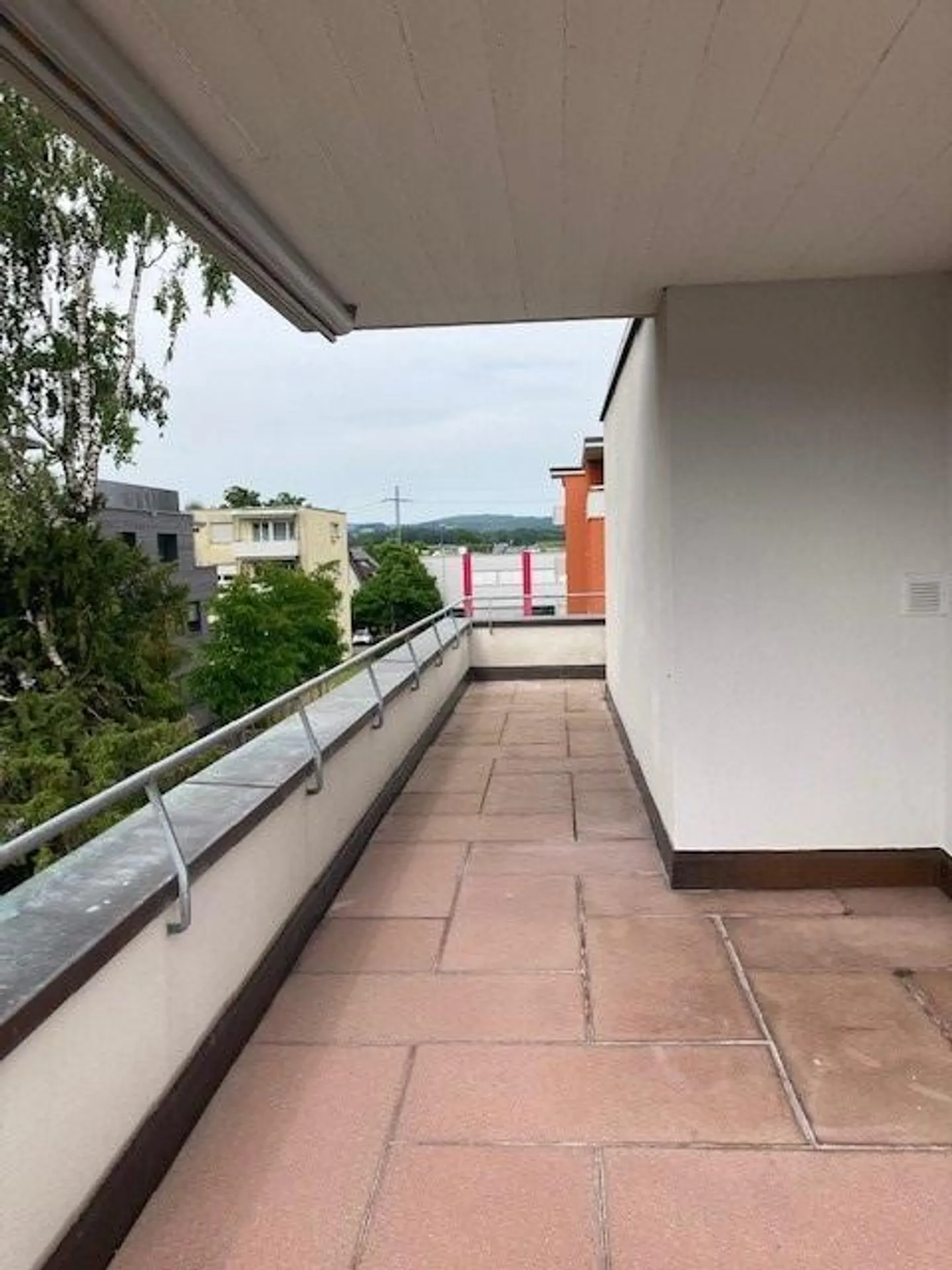 Penthouse apartment with large terrace in a quiet location - Photo 8 of 10