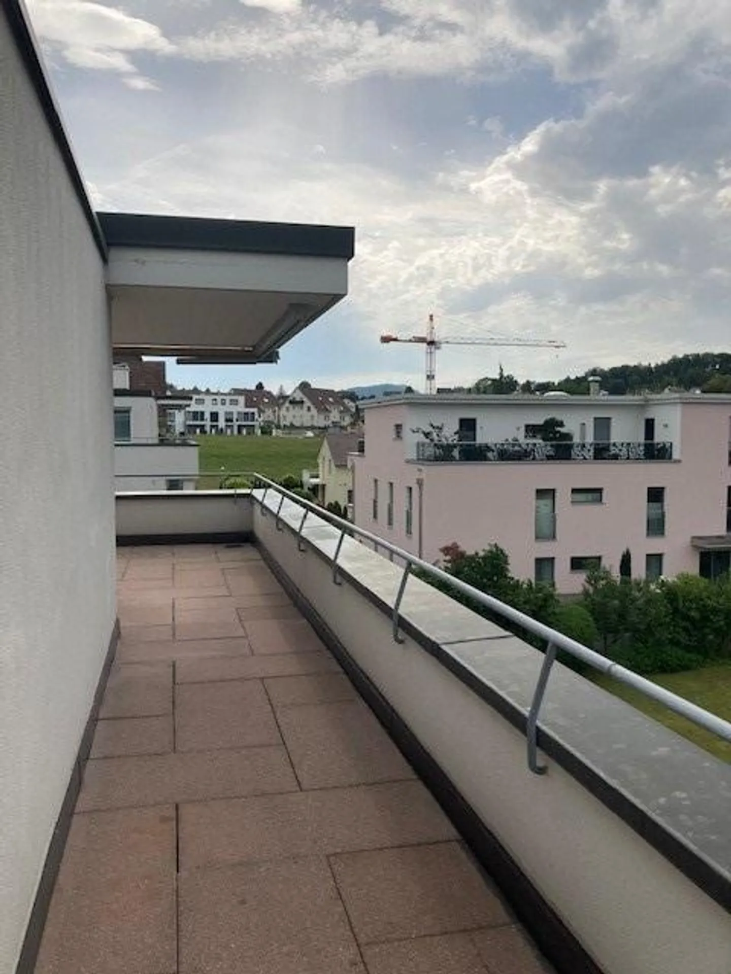 Penthouse apartment with large terrace in a quiet location - Photo 9 of 10