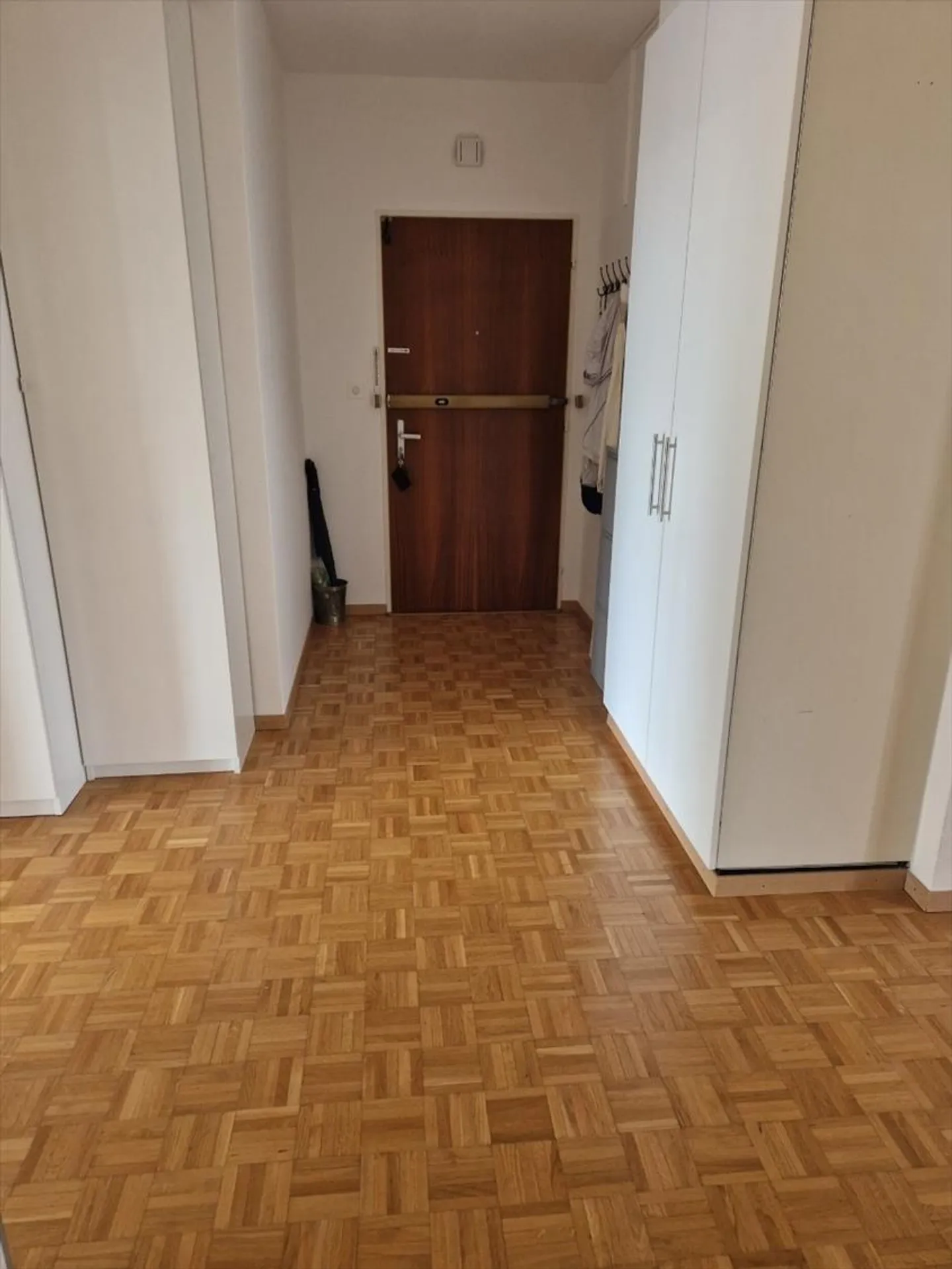 Apartment for rent - Photo 2 of 4