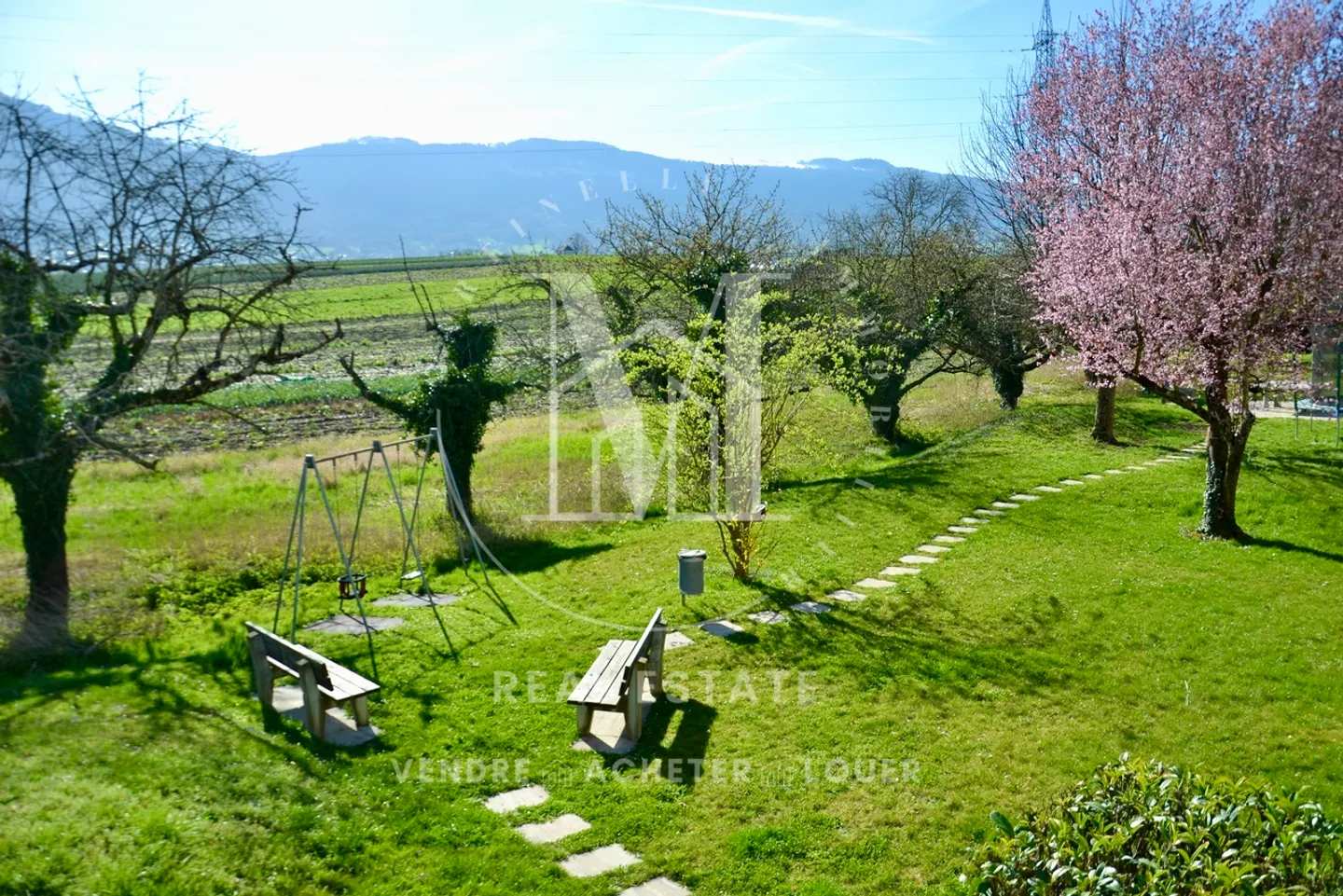 Duplex 7 rooms of 182 m² with views of Jura & Salève – Plan-les-Ouates - Photo 1 of 4