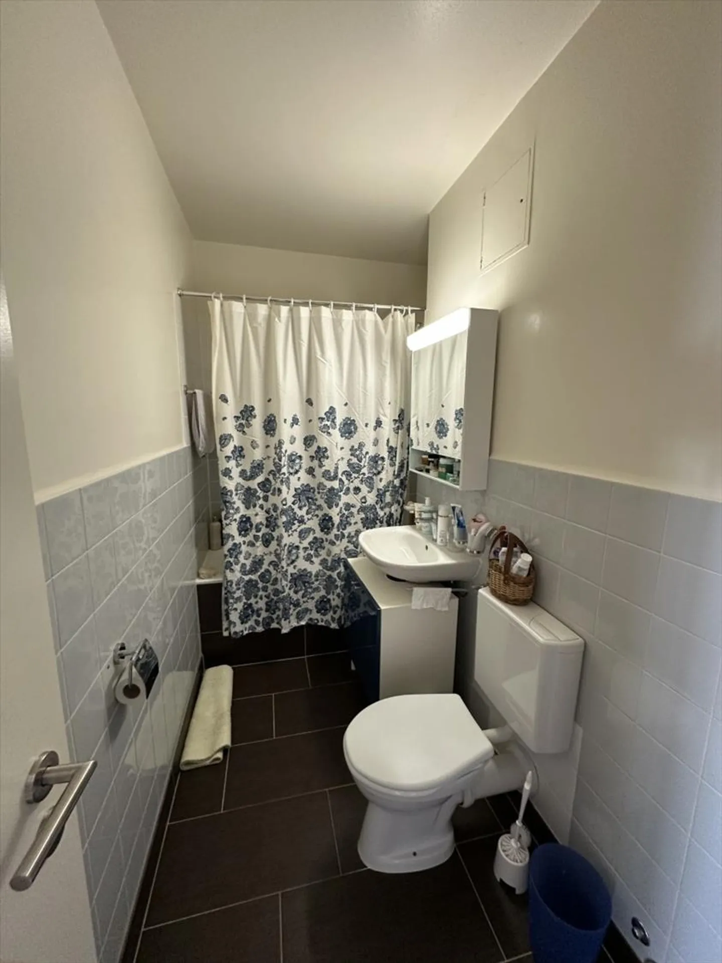 Apartment for rent - Photo 3 of 4