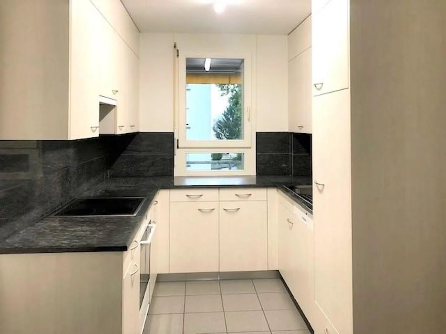 3.5 Zimmer Wohnung - Foto 2 von 8