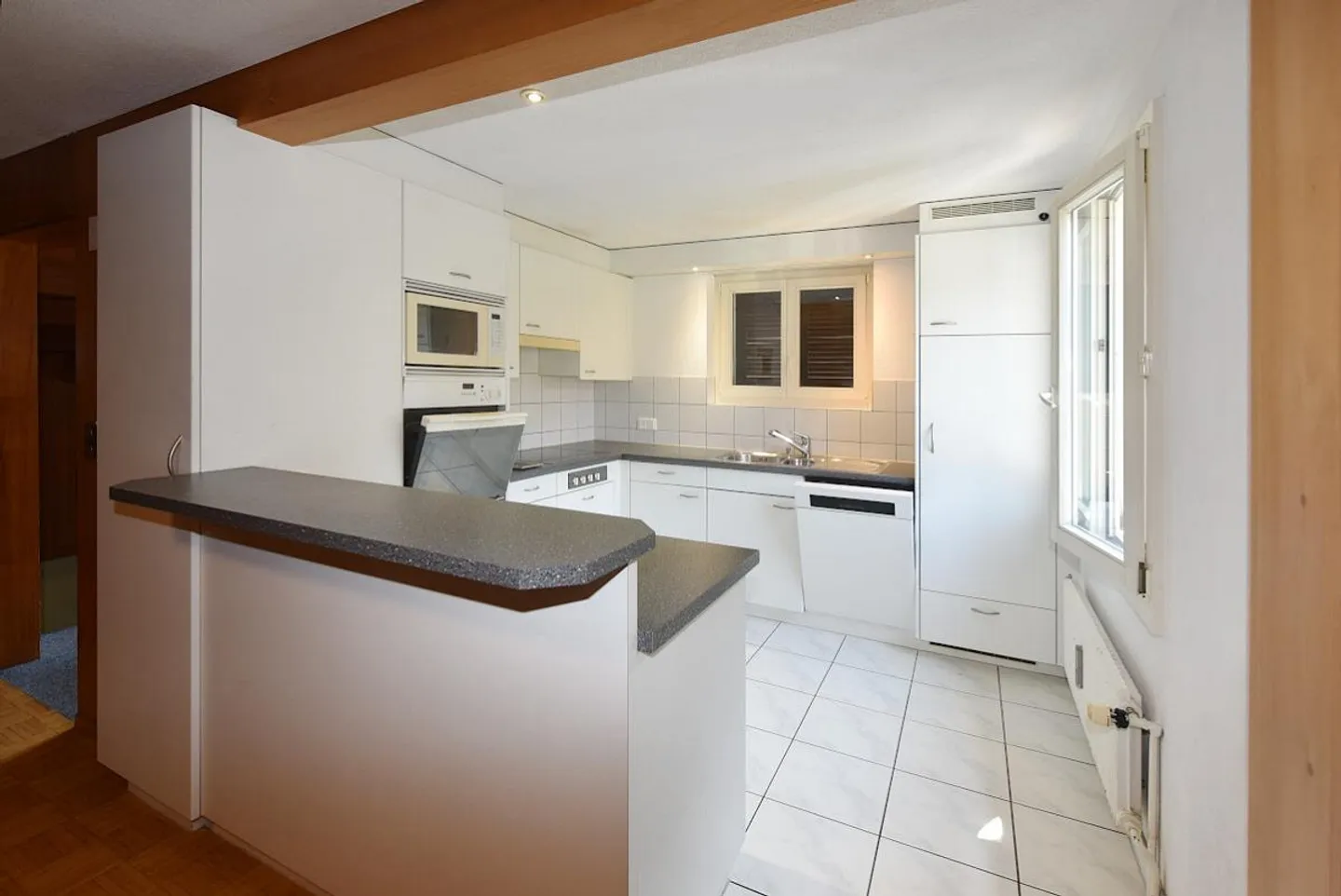 Geräumige Wohnung mit Balkon - Foto 2 von 6