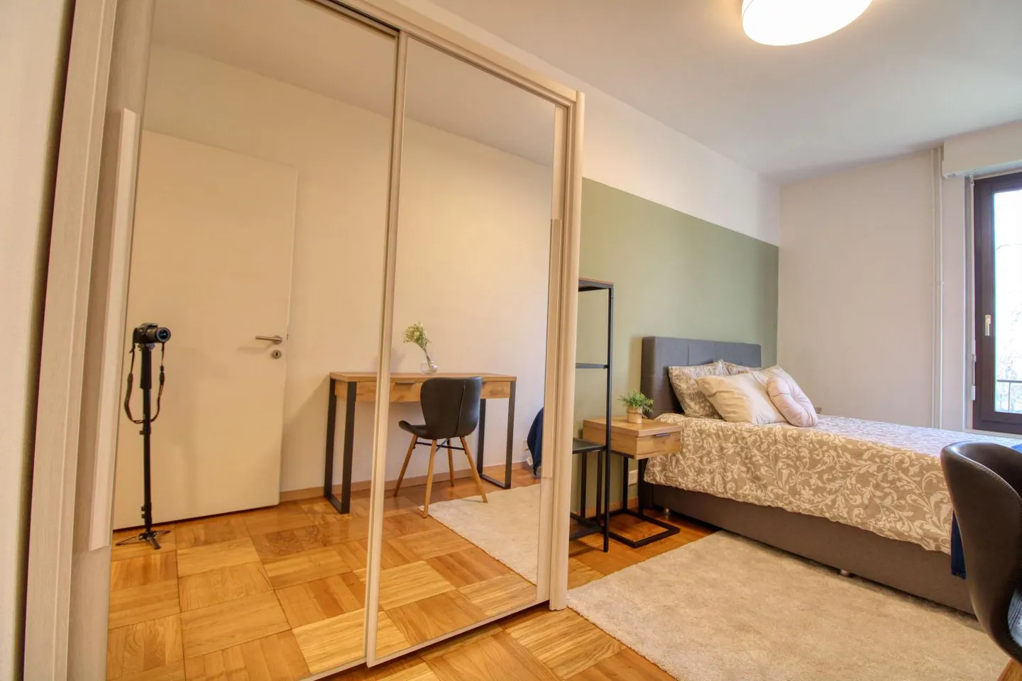 Room - Photo 1 of 25