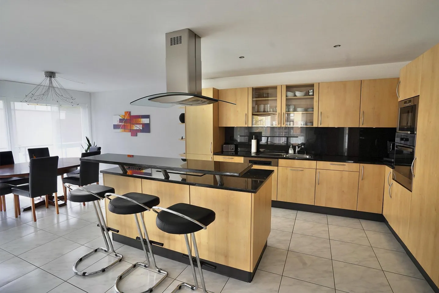 Appartement lumineux et moderne de 3 1/2 (4 1/2) pièces avec parking souterrain à vendre - Photo 1 sur 15