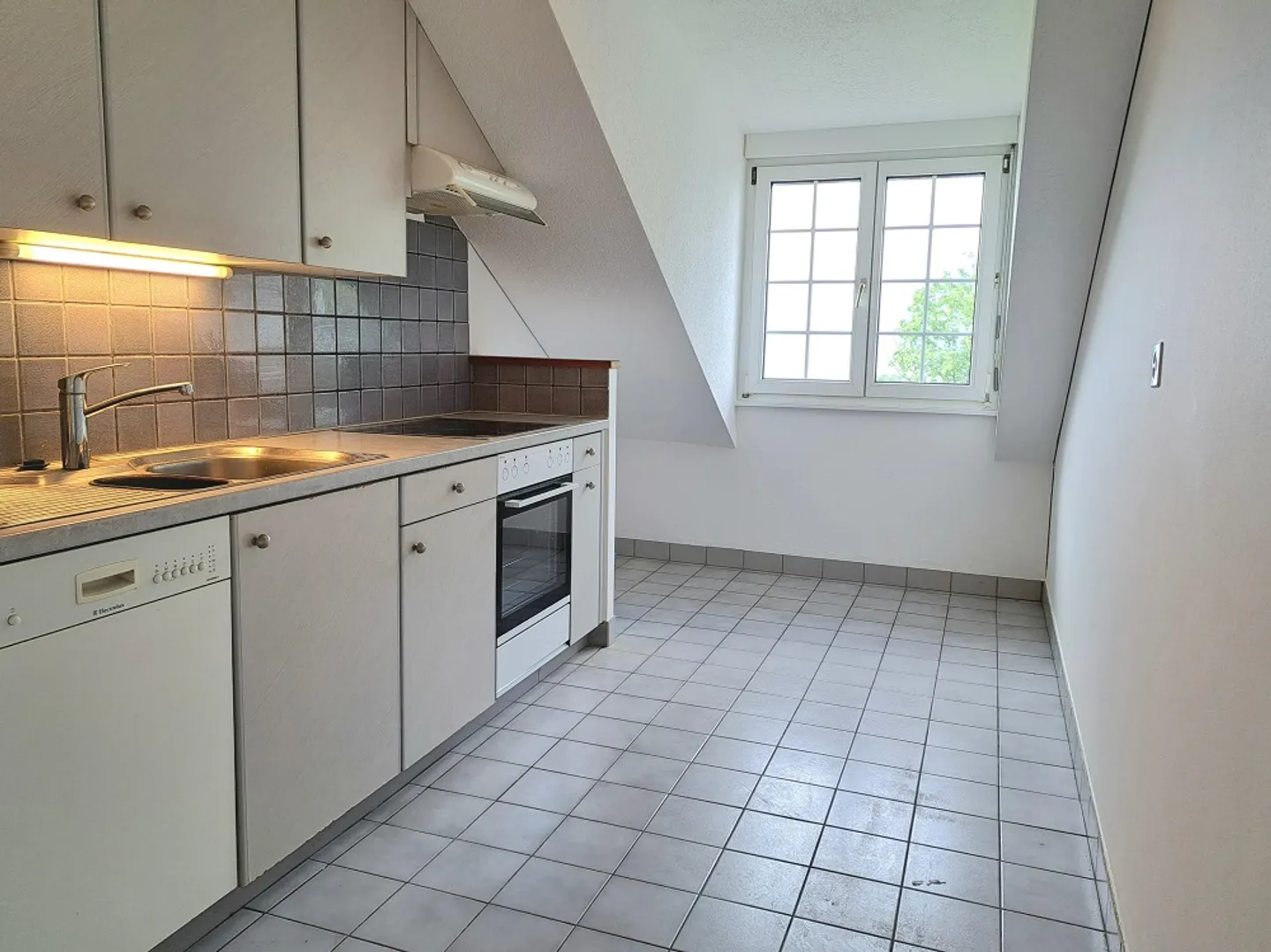 Charmant Appartement Mansardé - Photo 8 sur 10