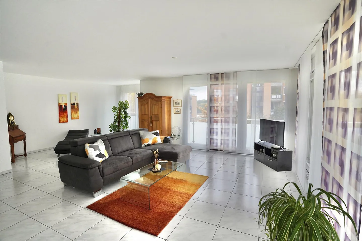 Appartement lumineux et moderne de 3 1/2 (4 1/2) pièces avec parking souterrain à vendre - Photo 4 sur 15