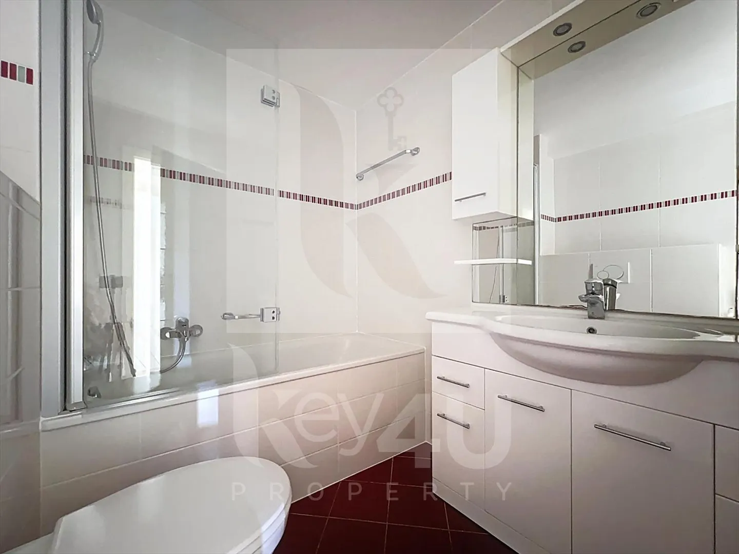 Between City and Nature - Bright and Spacious 4.5 Rooms - Photo 10 of 13