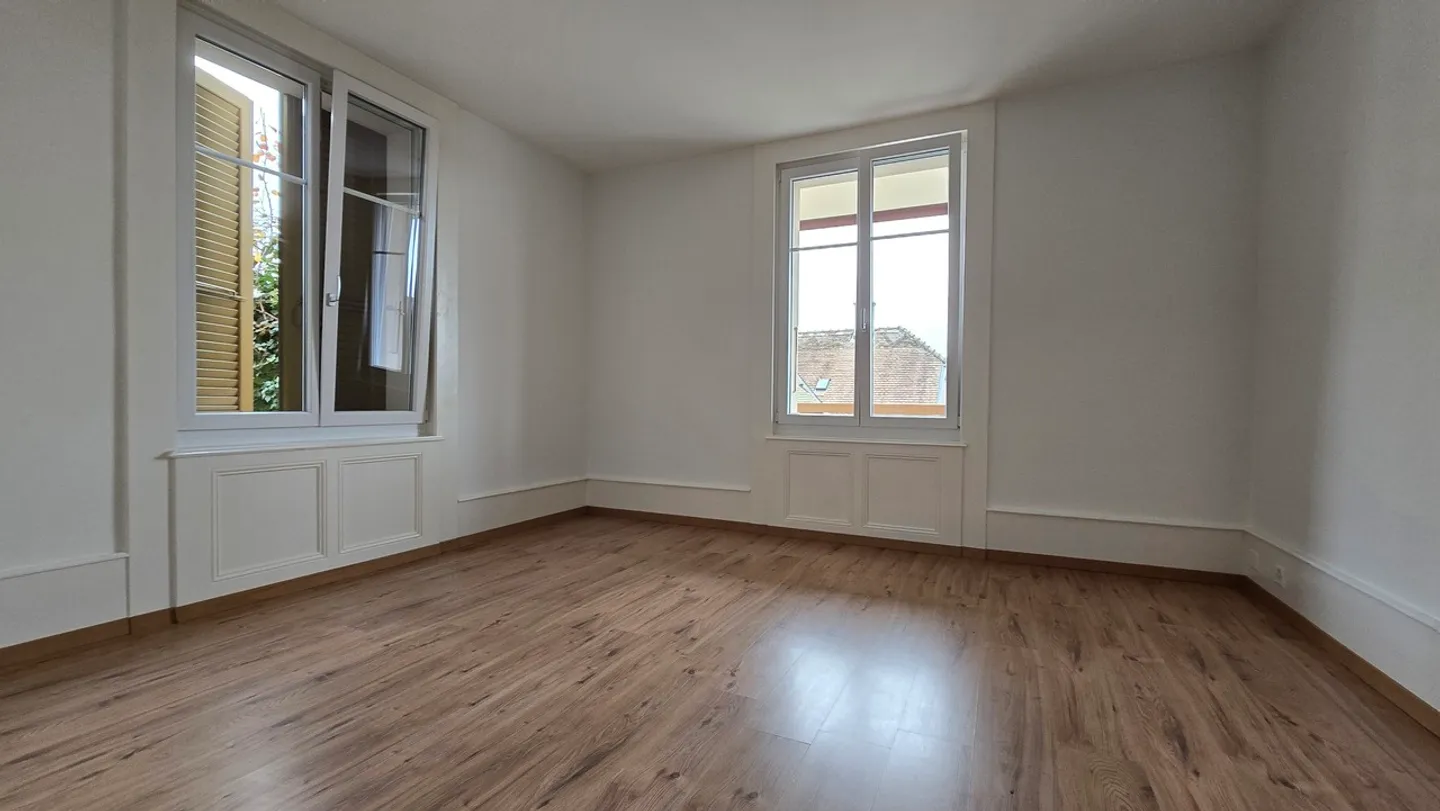 Bel appartamento di 3 stanze con grande balcone, vicino al centro città - Foto 8 di 9