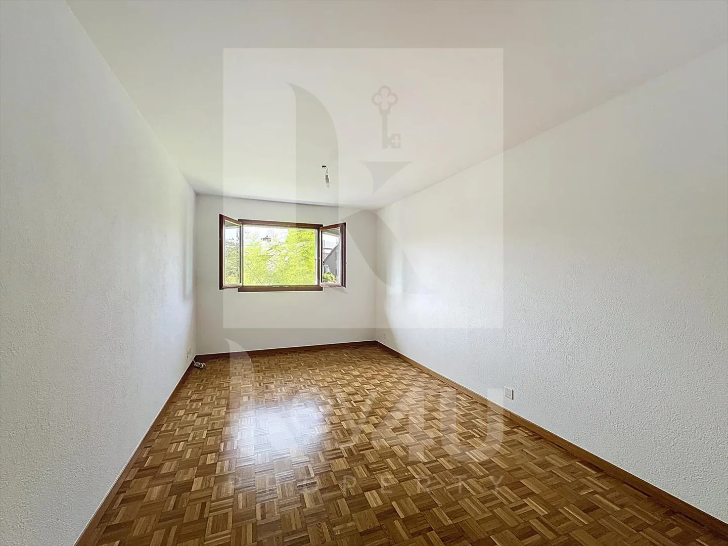 Between City and Nature - Bright and Spacious 4.5 Rooms - Photo 11 of 13